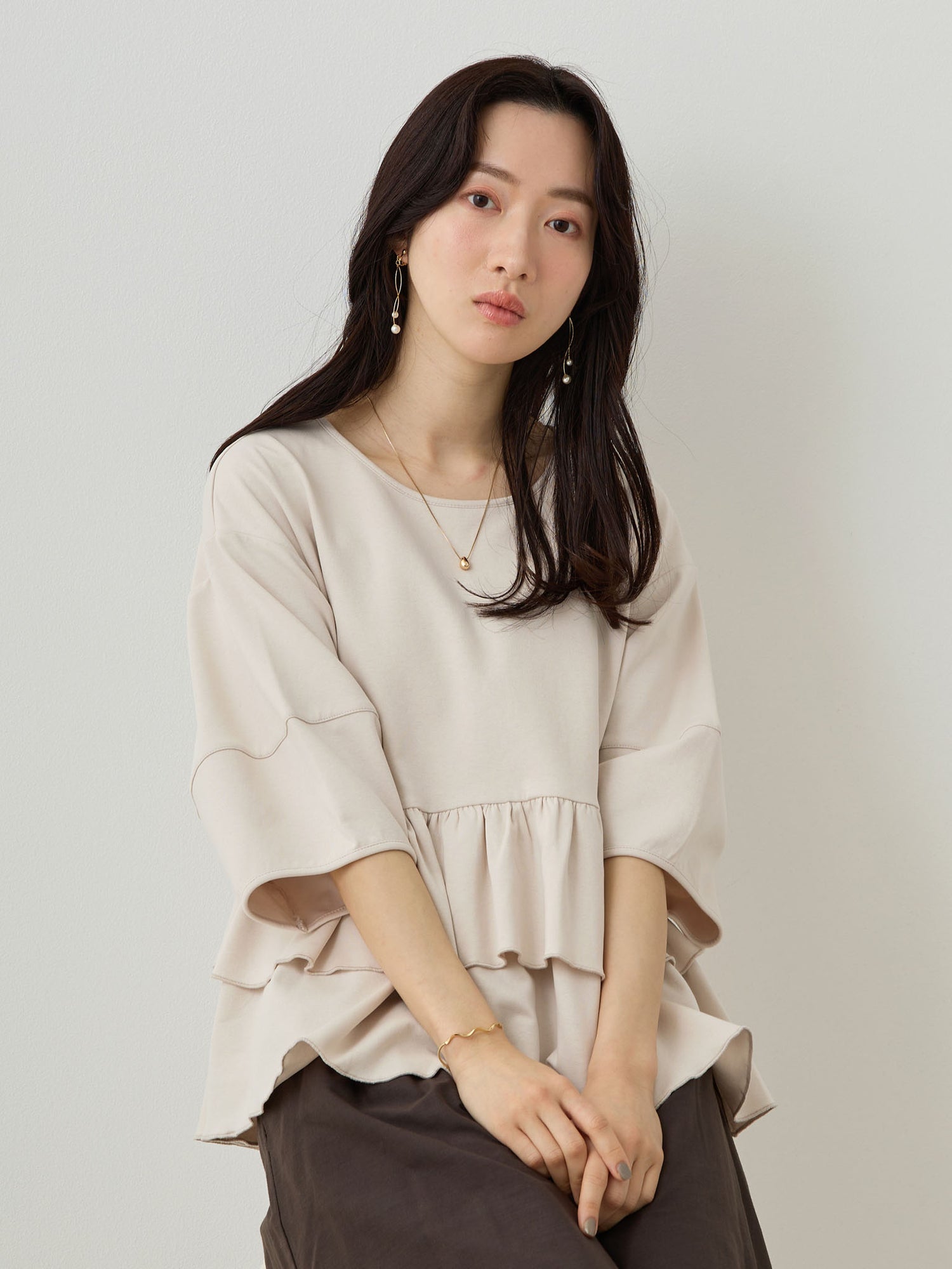 ペプラムフリル授乳Tシャツ Beige