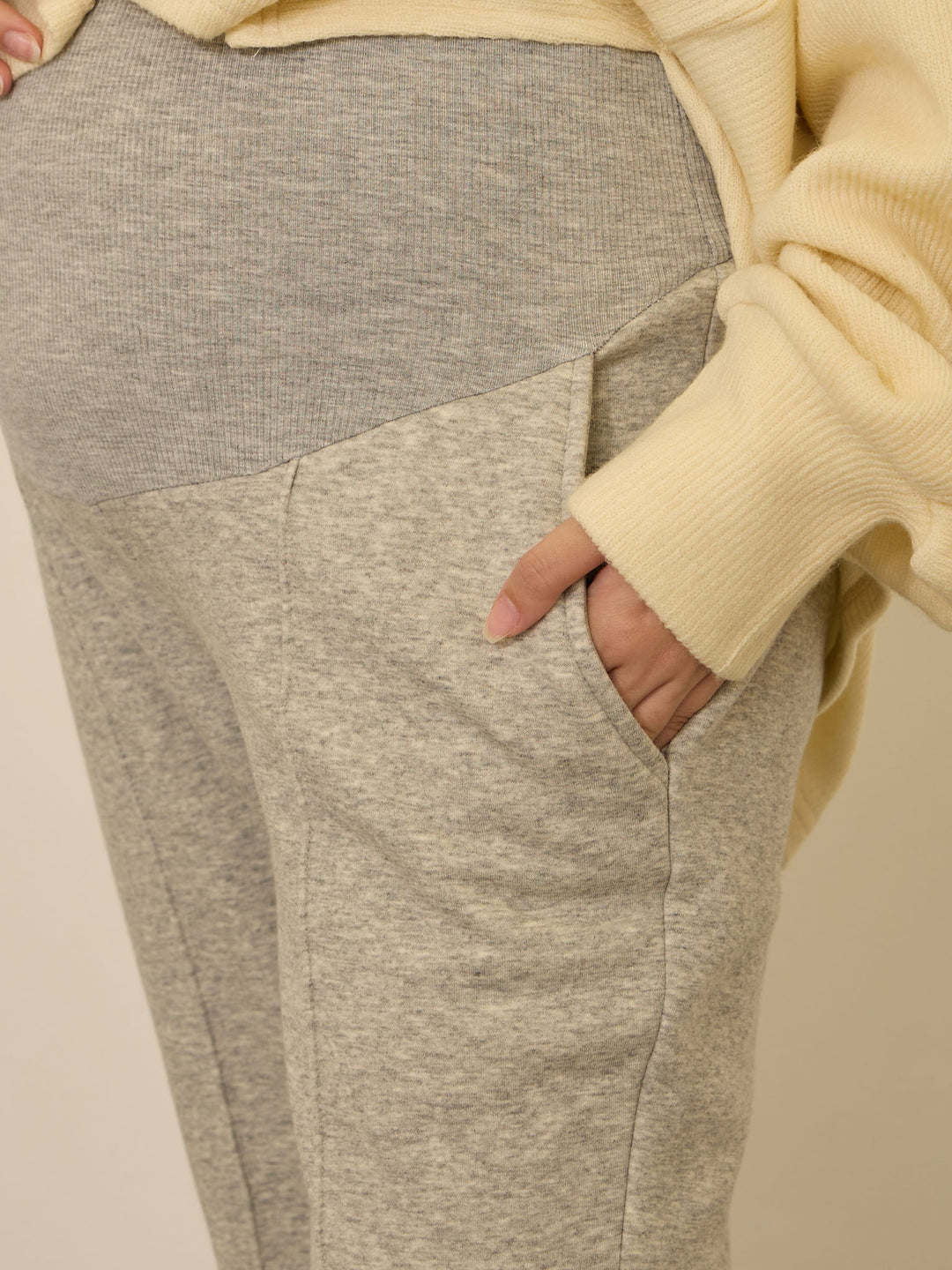[Maternity/Postpartum] Fleece-lined lounge sweat pants