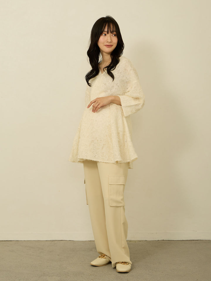 [Maternity/nursing clothes] Feather peplum blouse Ivory