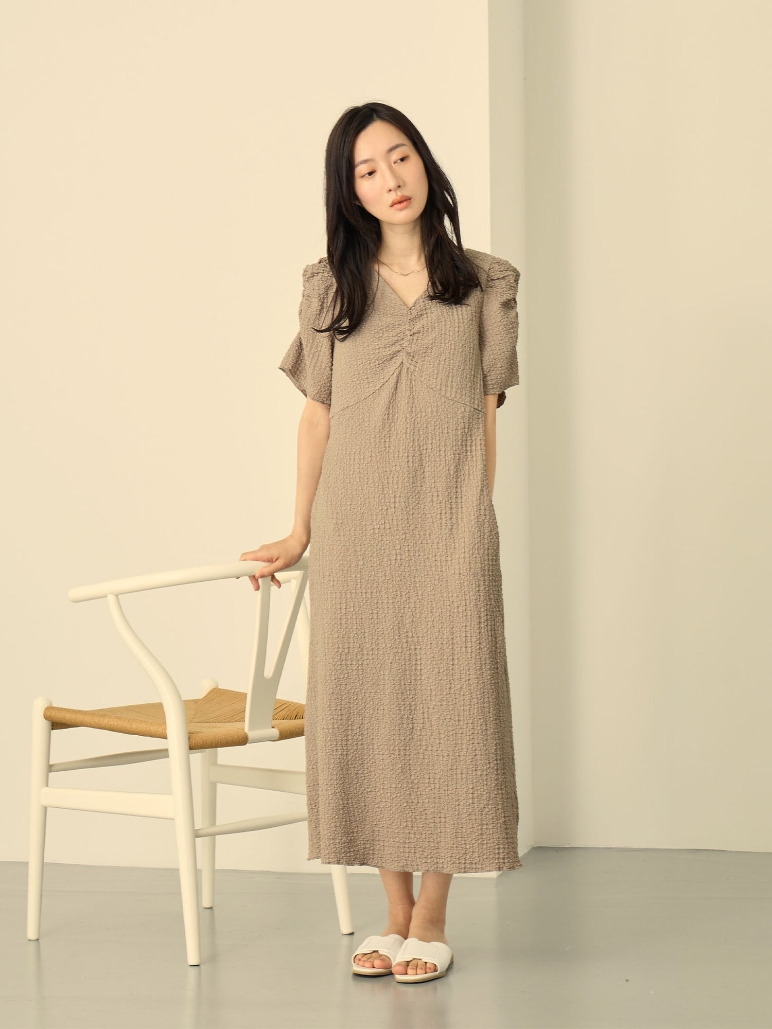 [Maternity/nursing clothes] Power shoulder I-line dress Gray