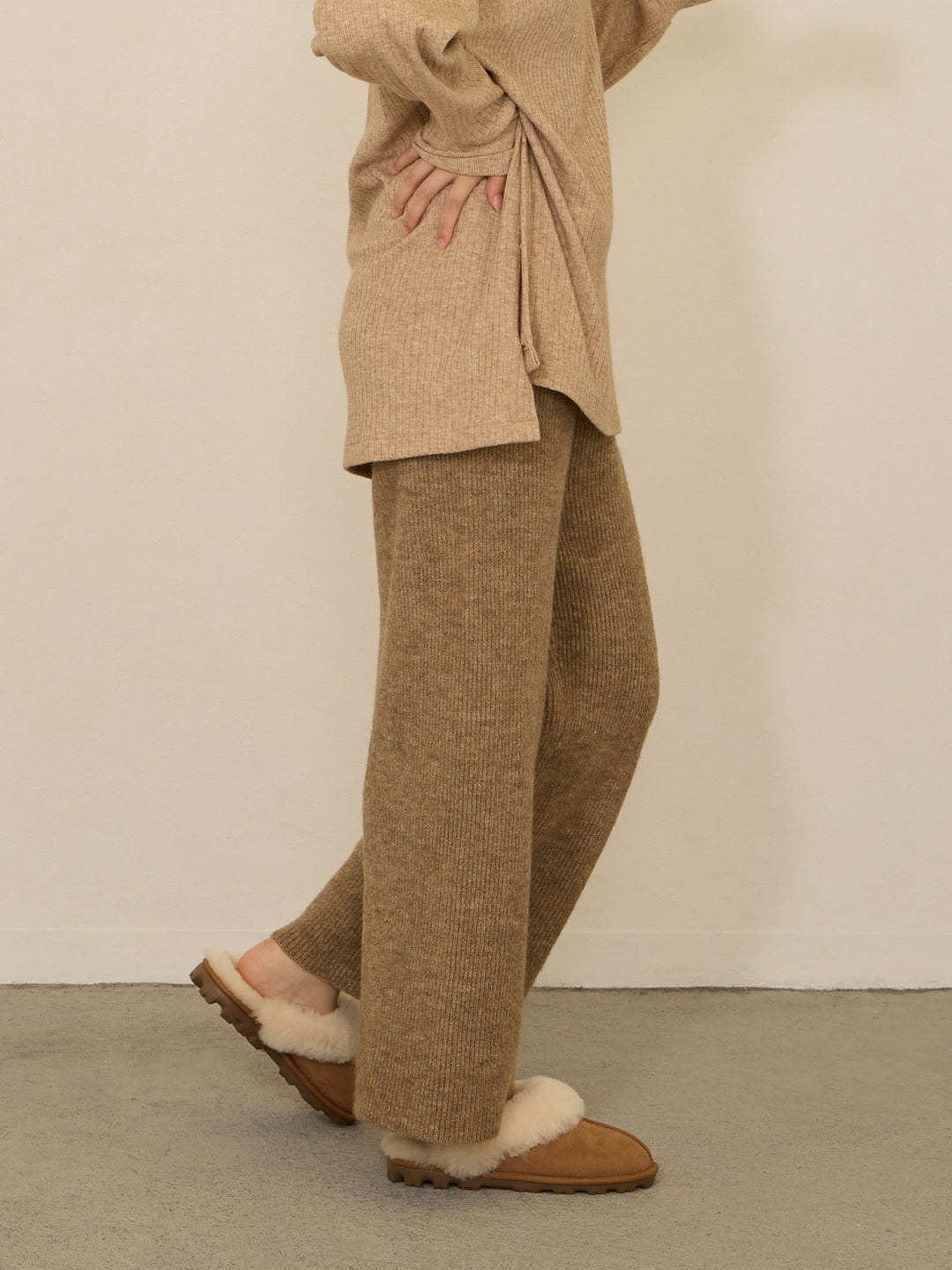 蓬松罗纹针织裤，米色