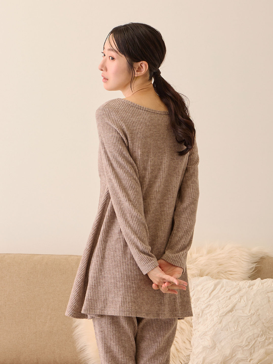 固定式杯形房间顶部，棕色