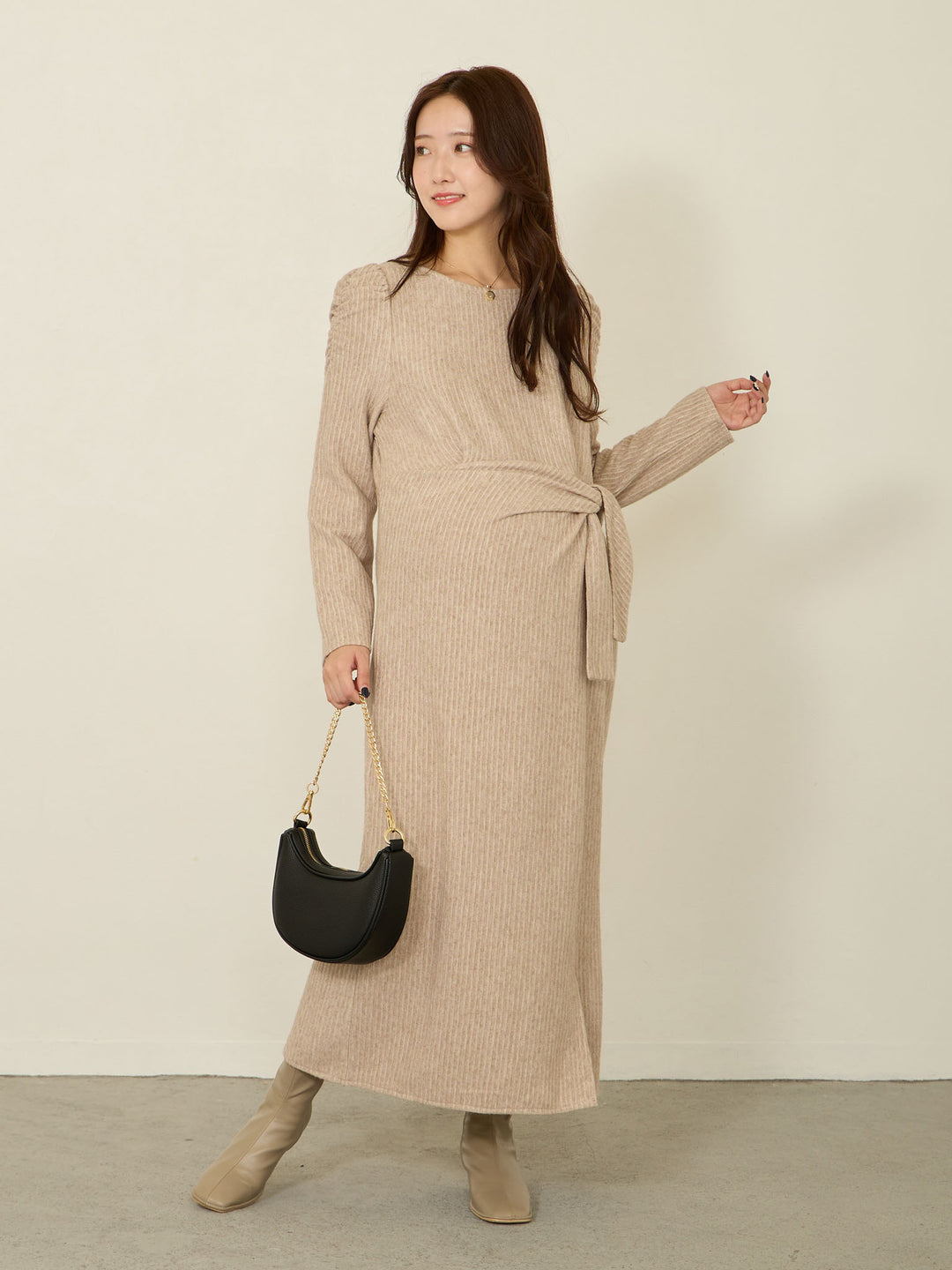 [Maternity/nursing clothes] Power shoulder knit dress Beige