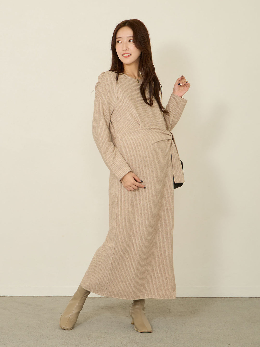 肩部针织连衣裙，米色