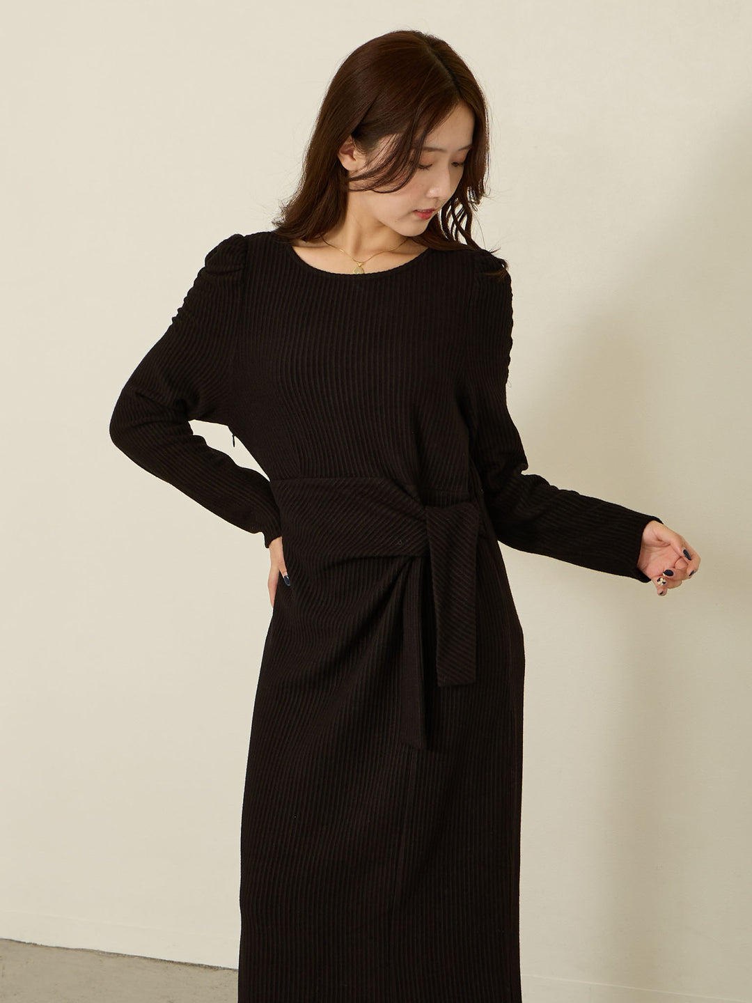 [Maternity/nursing clothes] Power shoulder knit dress Black