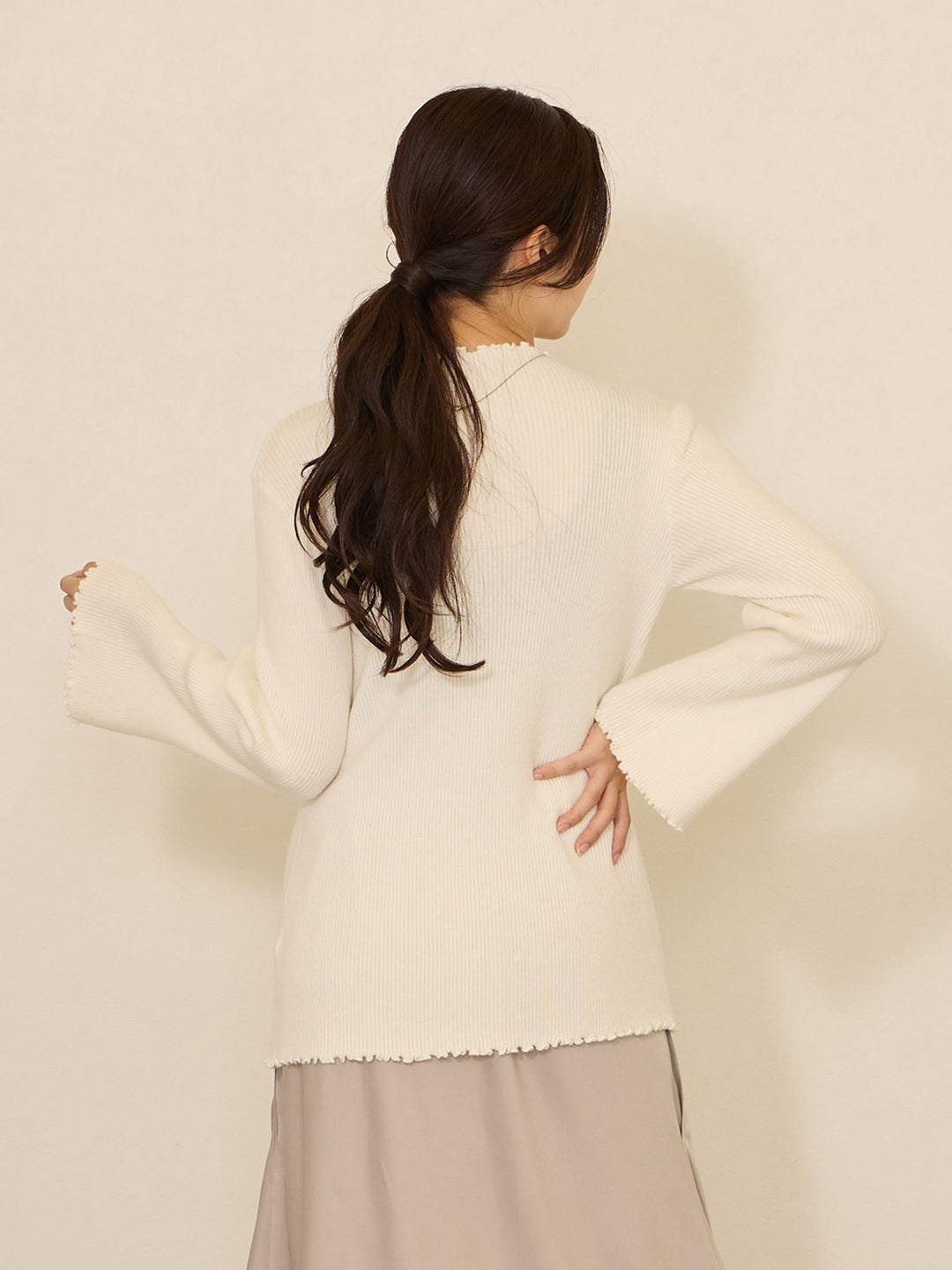 【マタニティ・授乳服】柔らかリブニットトップス White