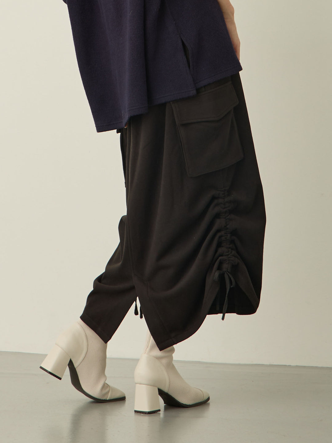 黑色羊毛工装裙