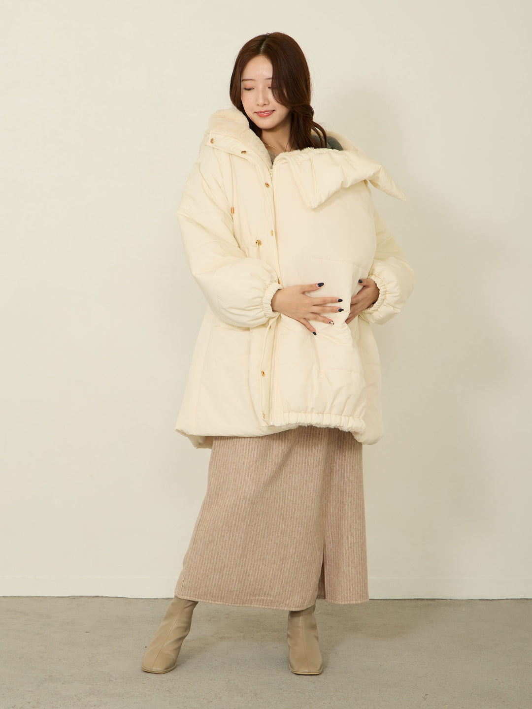 [Suitable for before and after childbirth] Padded outerwear with ducker Ecru