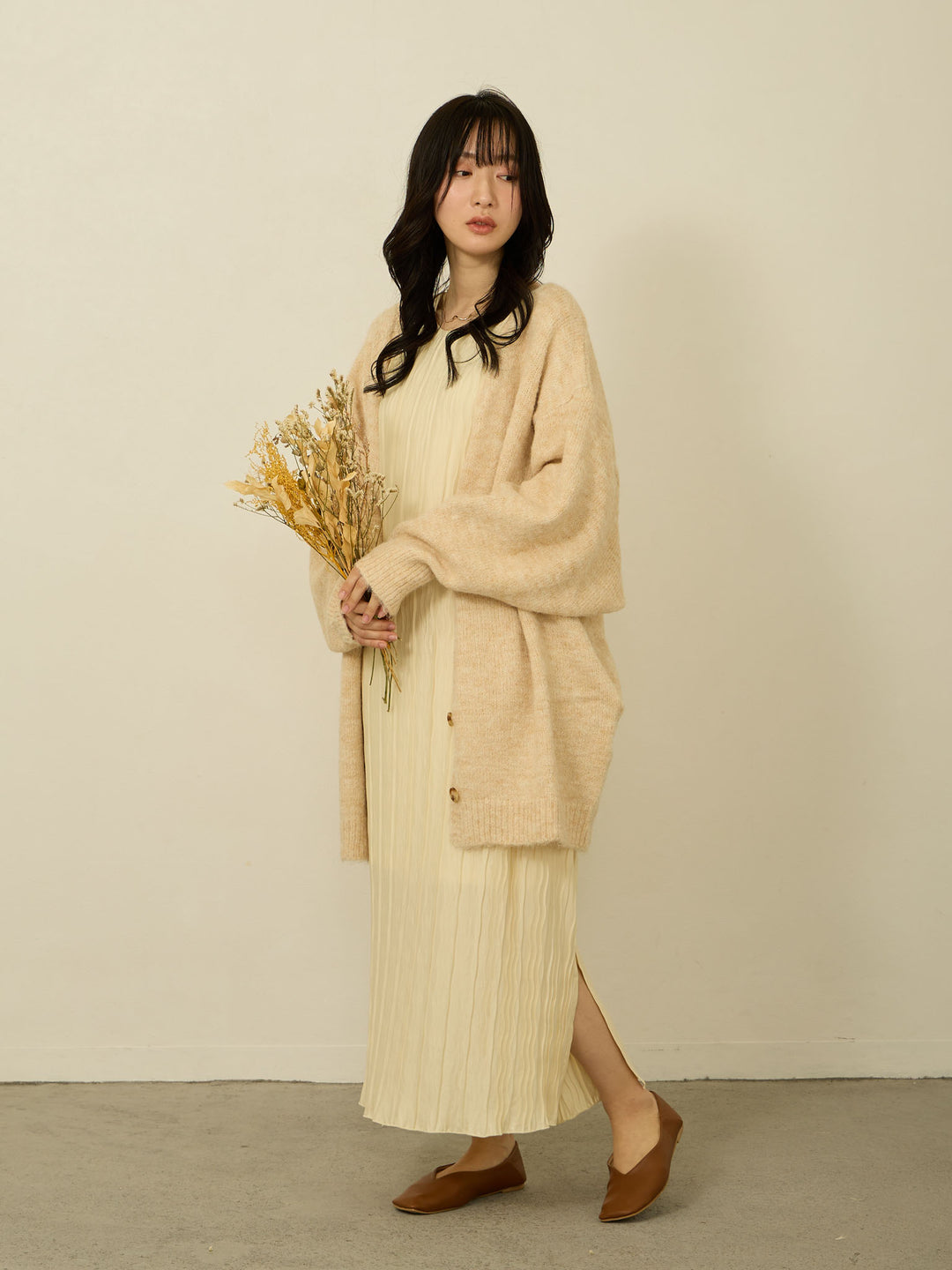 [Maternity/nursing clothes] Wave pleated dress Ivory