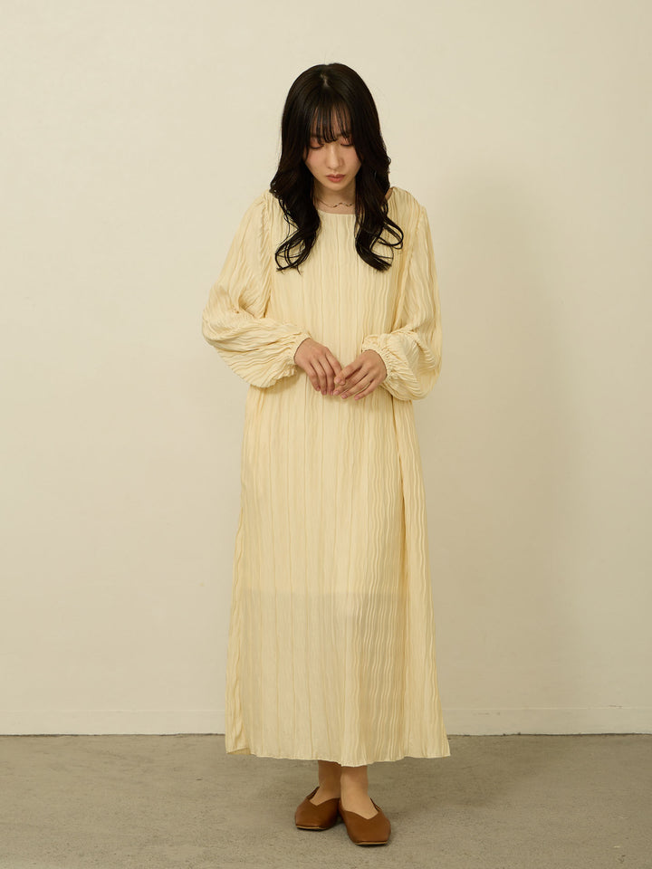[Maternity/nursing clothes] Wave pleated dress Ivory