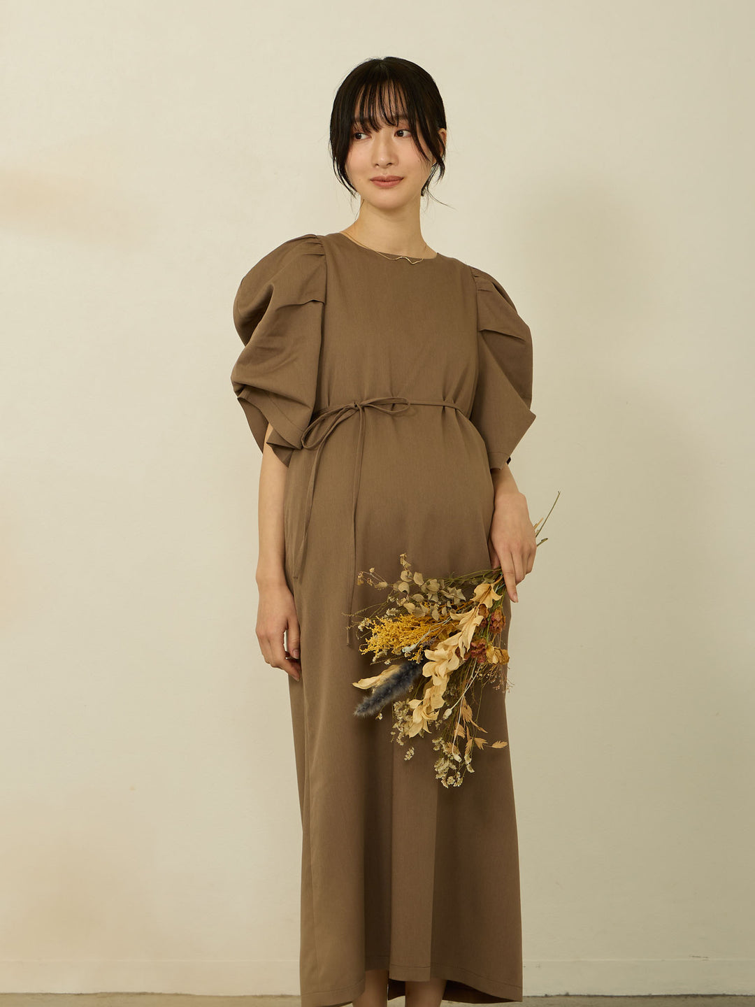 [Maternity/nursing clothes] Volume sleeve I-line dress Brown