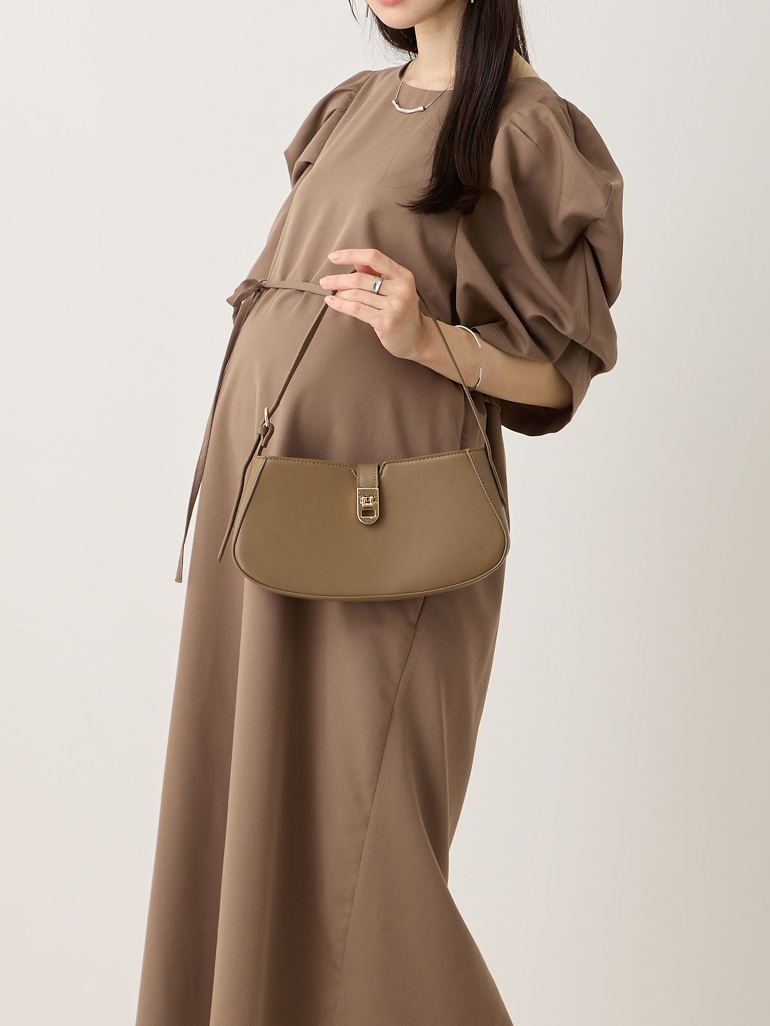 ボリューム袖Iラインワンピース Brown