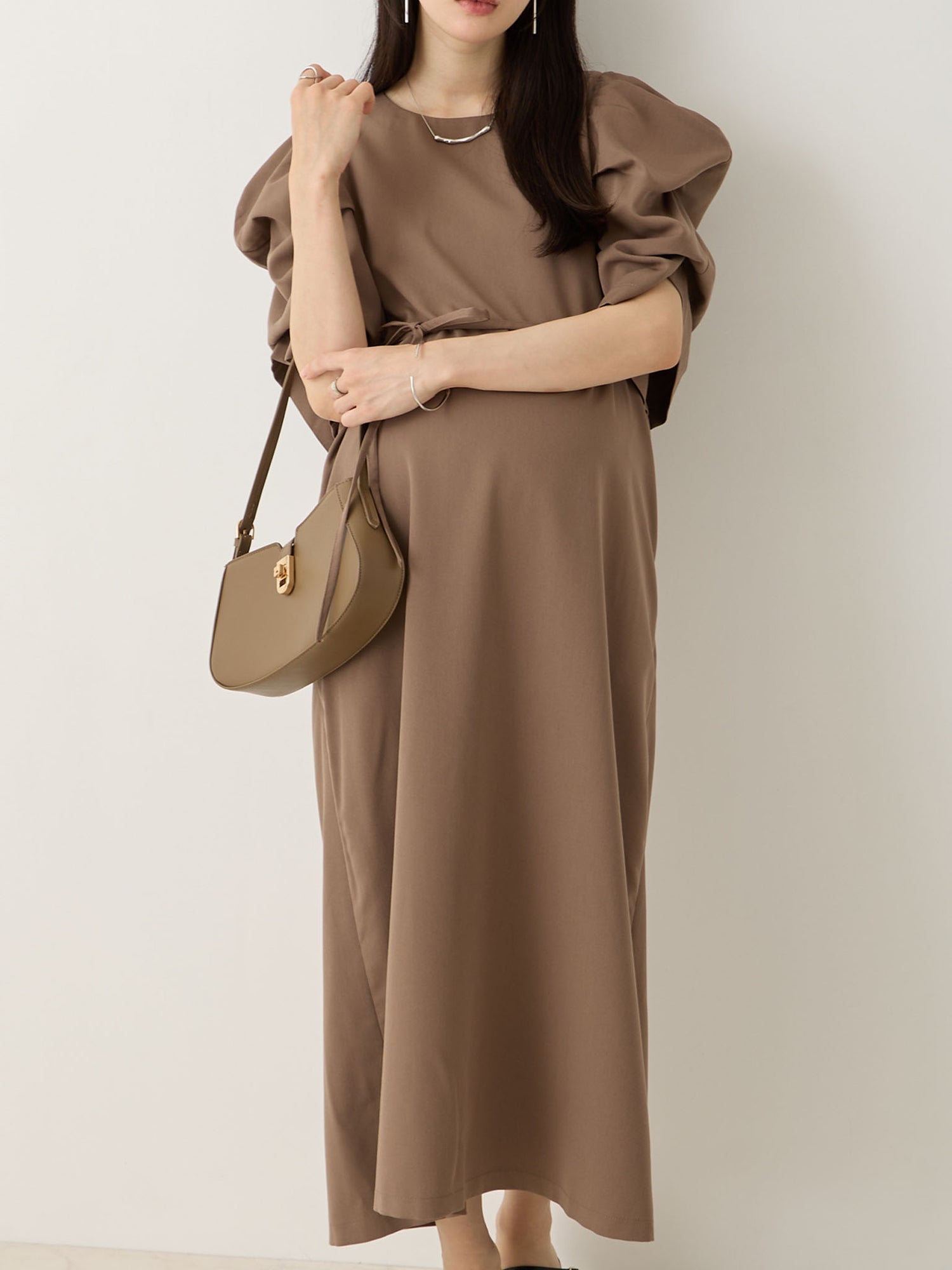 ボリューム袖Iラインワンピース Brown