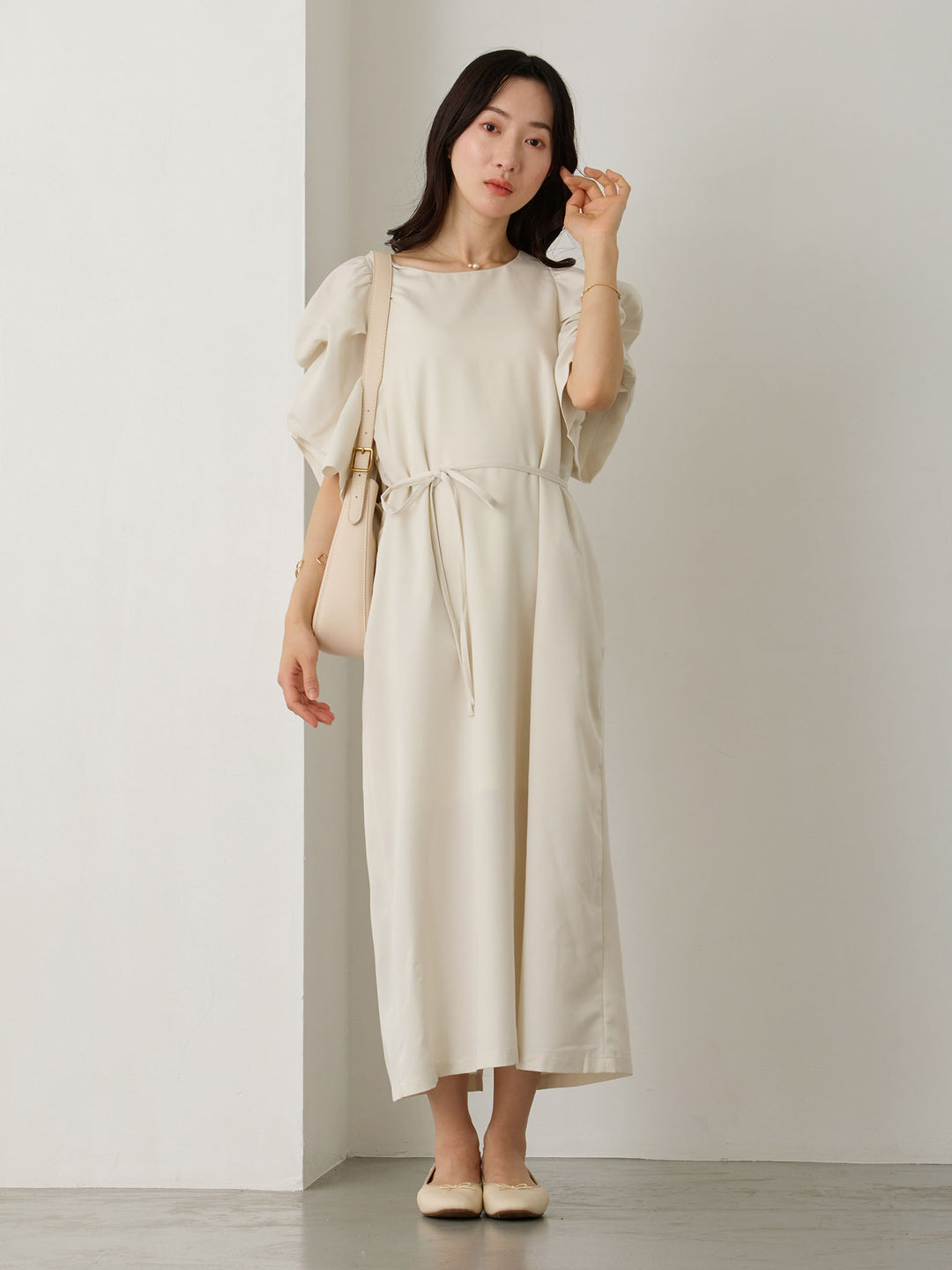 ボリューム袖Iラインワンピース Ecru