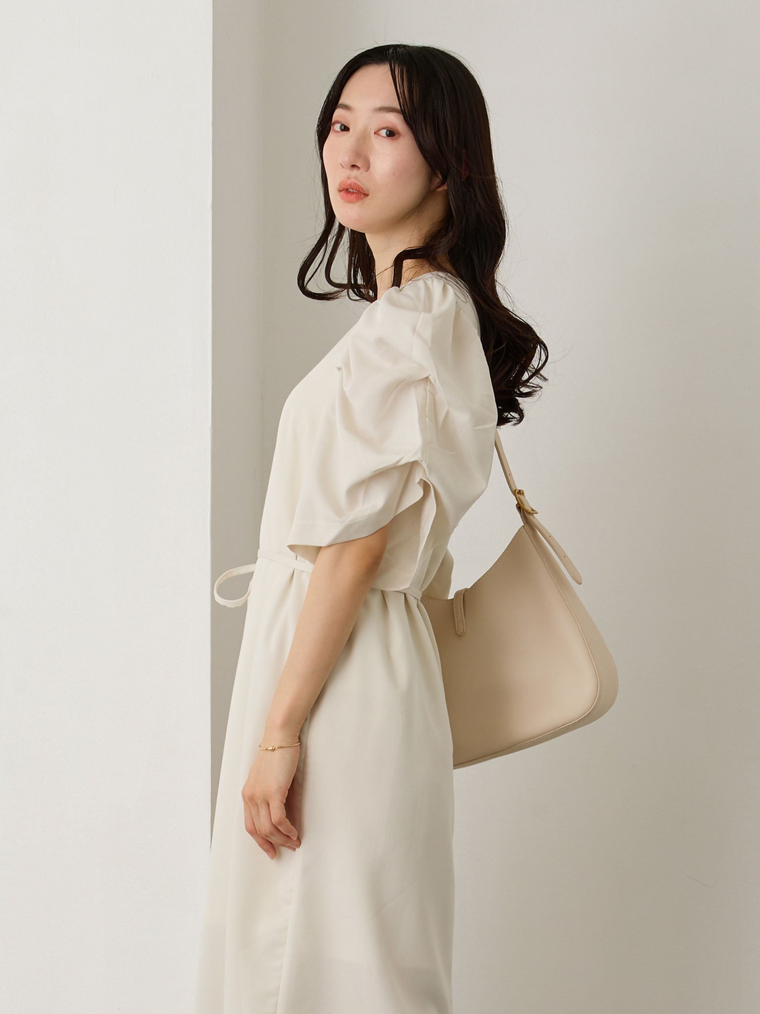 ボリューム袖Iラインワンピース Ecru – honono for mom&baby