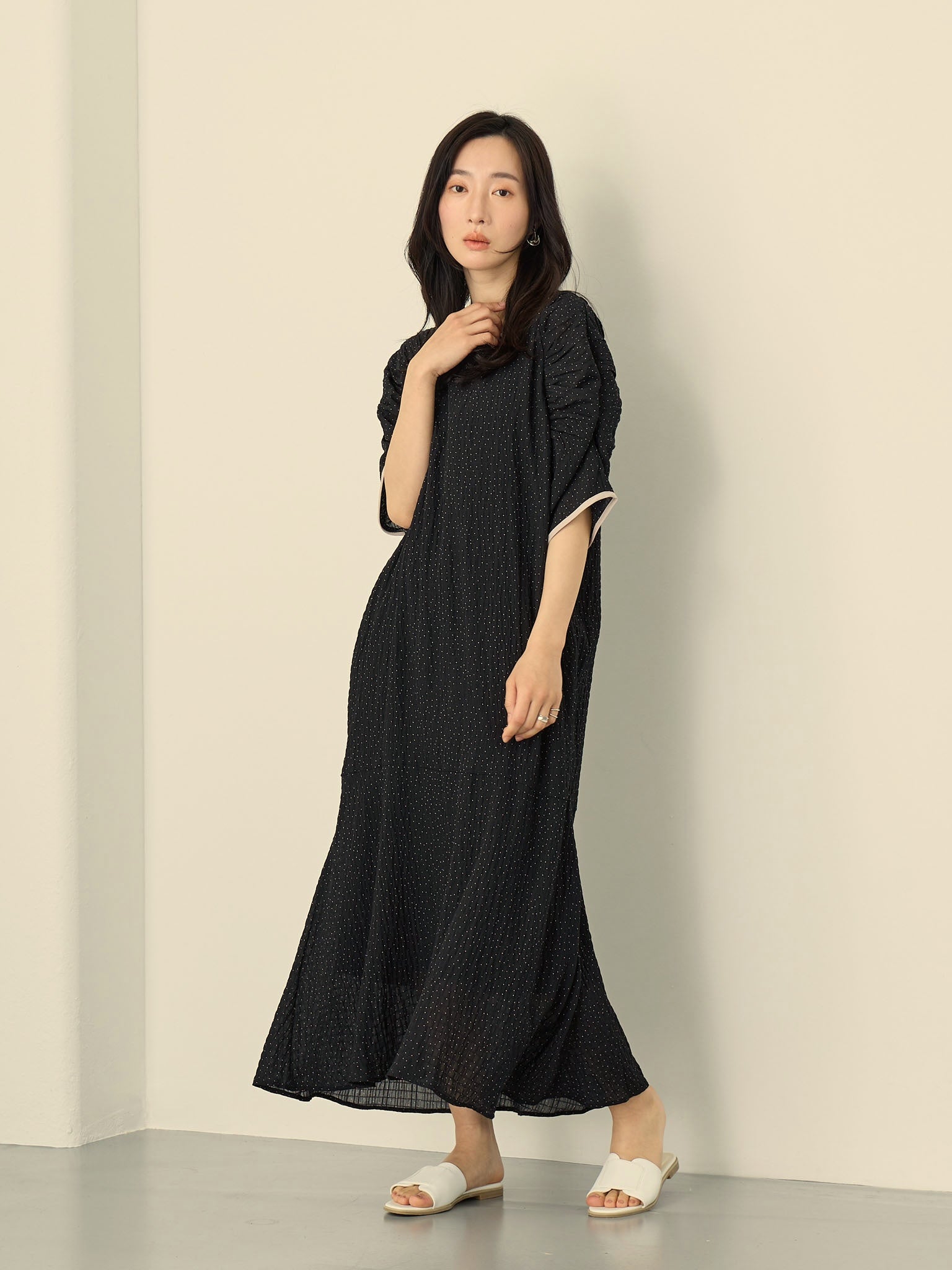 マタニティ・授乳服】シアードットラグランギャザーワンピース Black マタニティ・授乳服】シアードットラグランギャザーワンピース Black