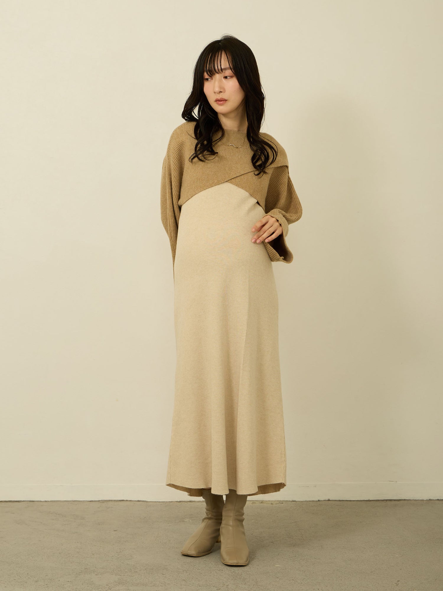 [Maternity/Nursing Clothes] Short knit & ribbed sleeveless dress 2-piece set Beige
