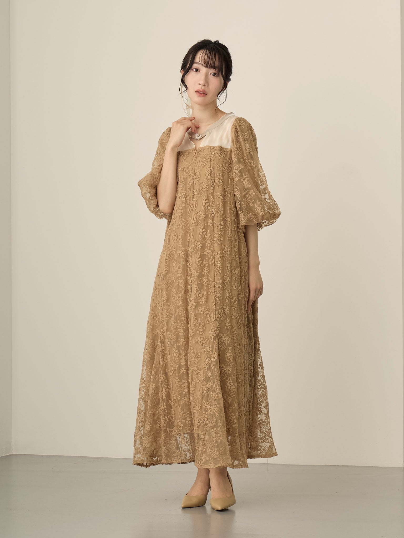 マタニティ・授乳服】ボリューム袖総レースドレス Beige マタニティ・授乳服】ボリューム袖総レースドレス Beige