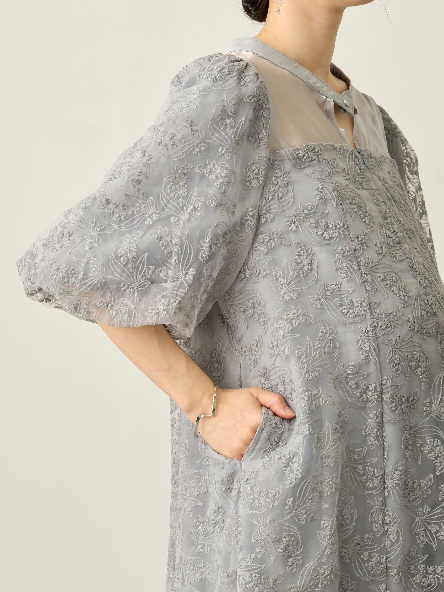 マタニティ・授乳服】ボリューム袖総レースドレス Blue gray