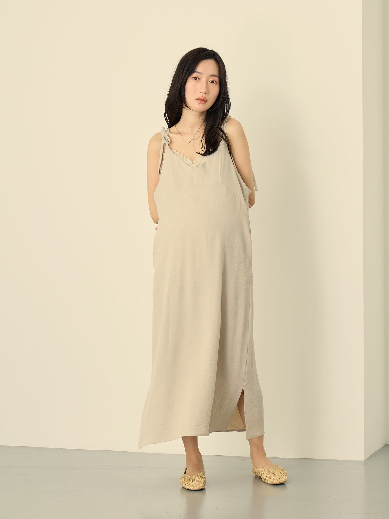 マタニティ・産後】カーディガンセットキャミワンピース Beige マタニティ・産後】カーディガンセットキャミワンピース Beige