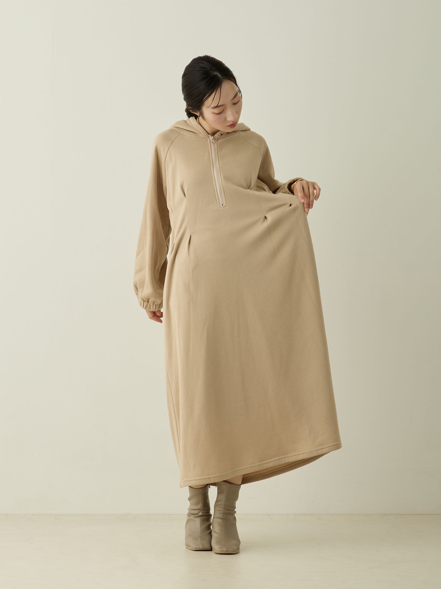 軽量裏起毛パーカーワンピース Beige – honono for mom&baby