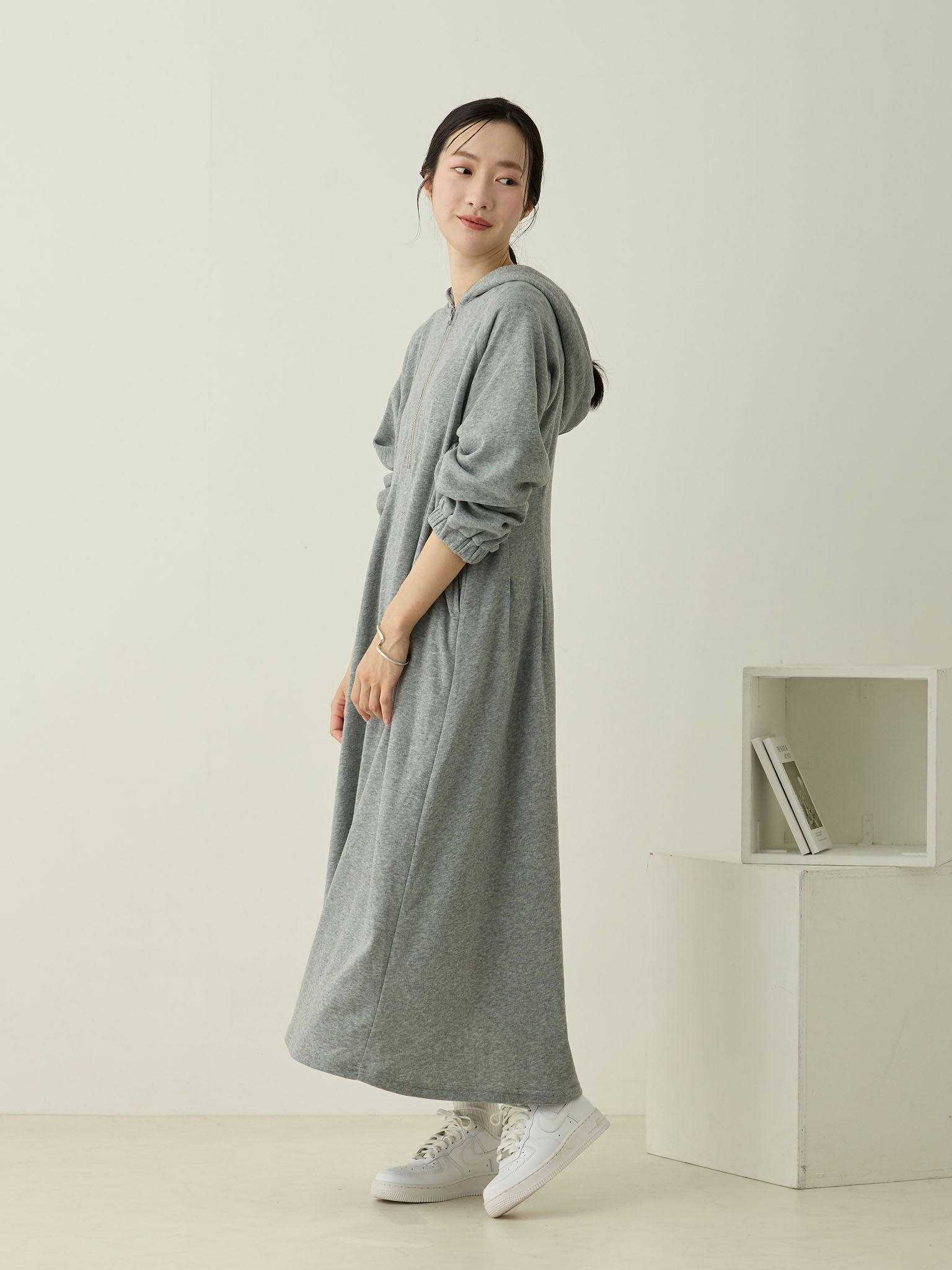 軽量裏起毛パーカーワンピース Gray – honono for mom&baby