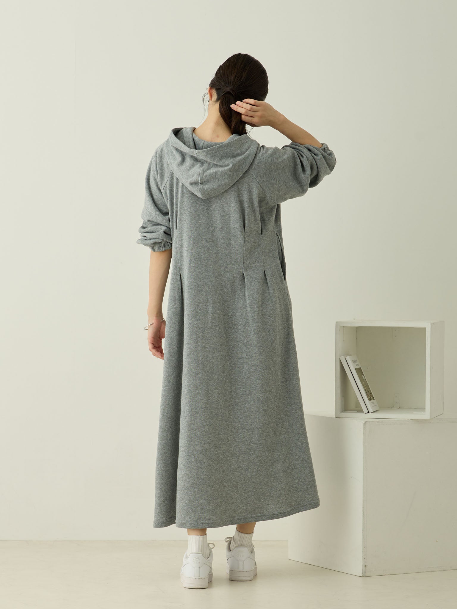 軽量裏起毛パーカーワンピース Gray – honono for mom&baby