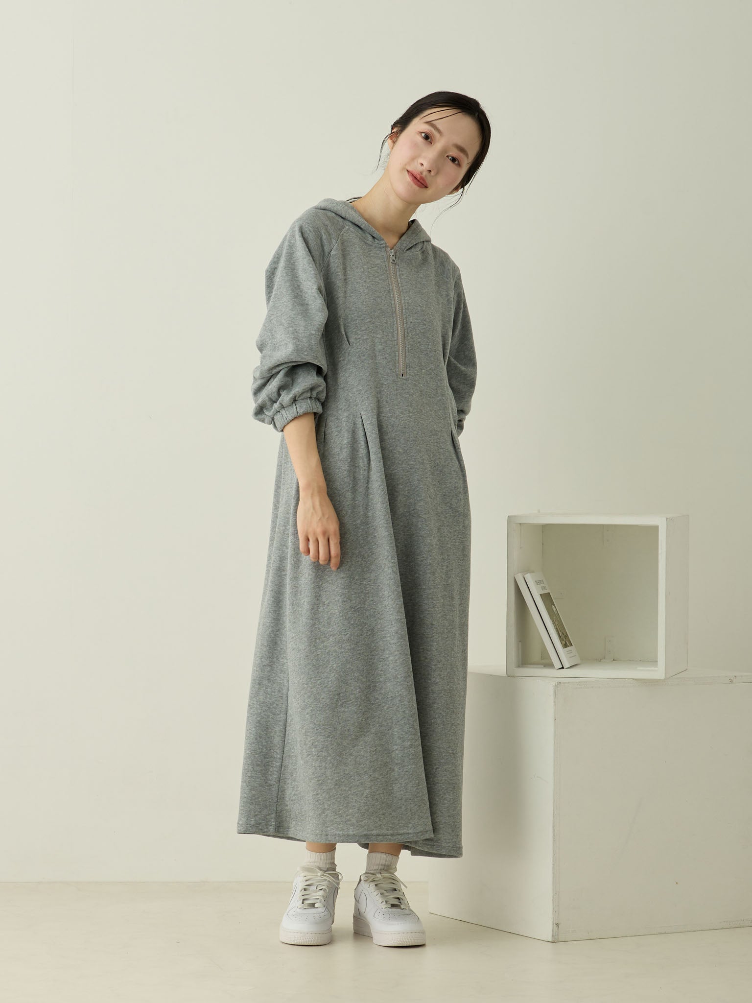 軽量裏起毛パーカーワンピース Gray – honono for mom&baby