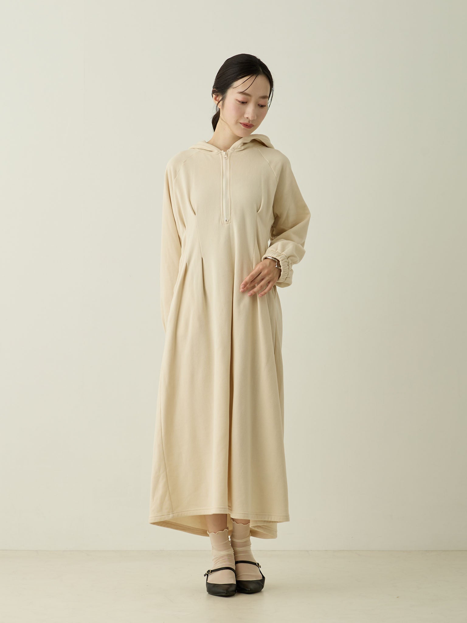 軽量裏起毛パーカーワンピース Ivory – honono for mom&baby