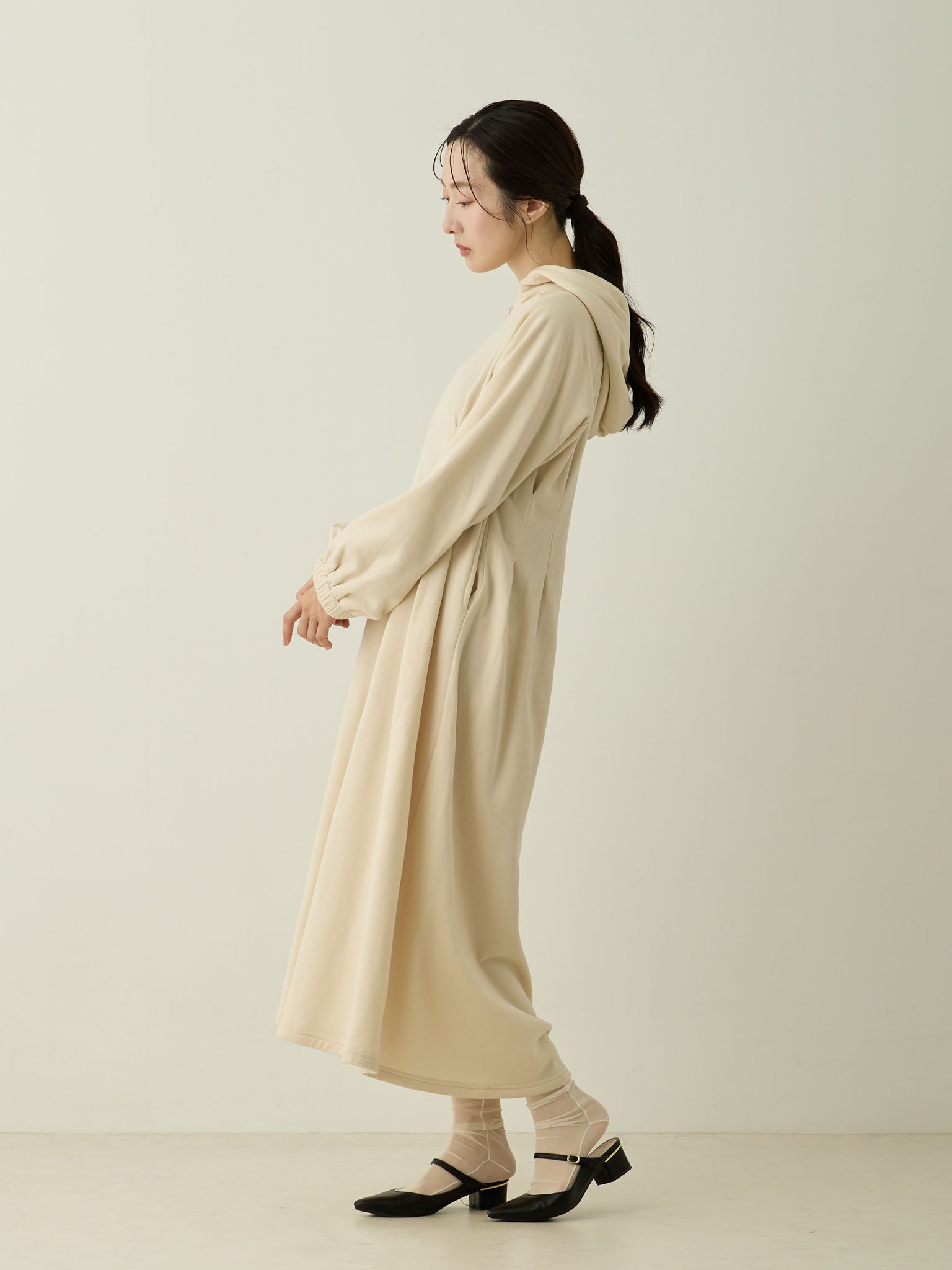 軽量裏起毛パーカーワンピース Ivory – honono for mom&baby