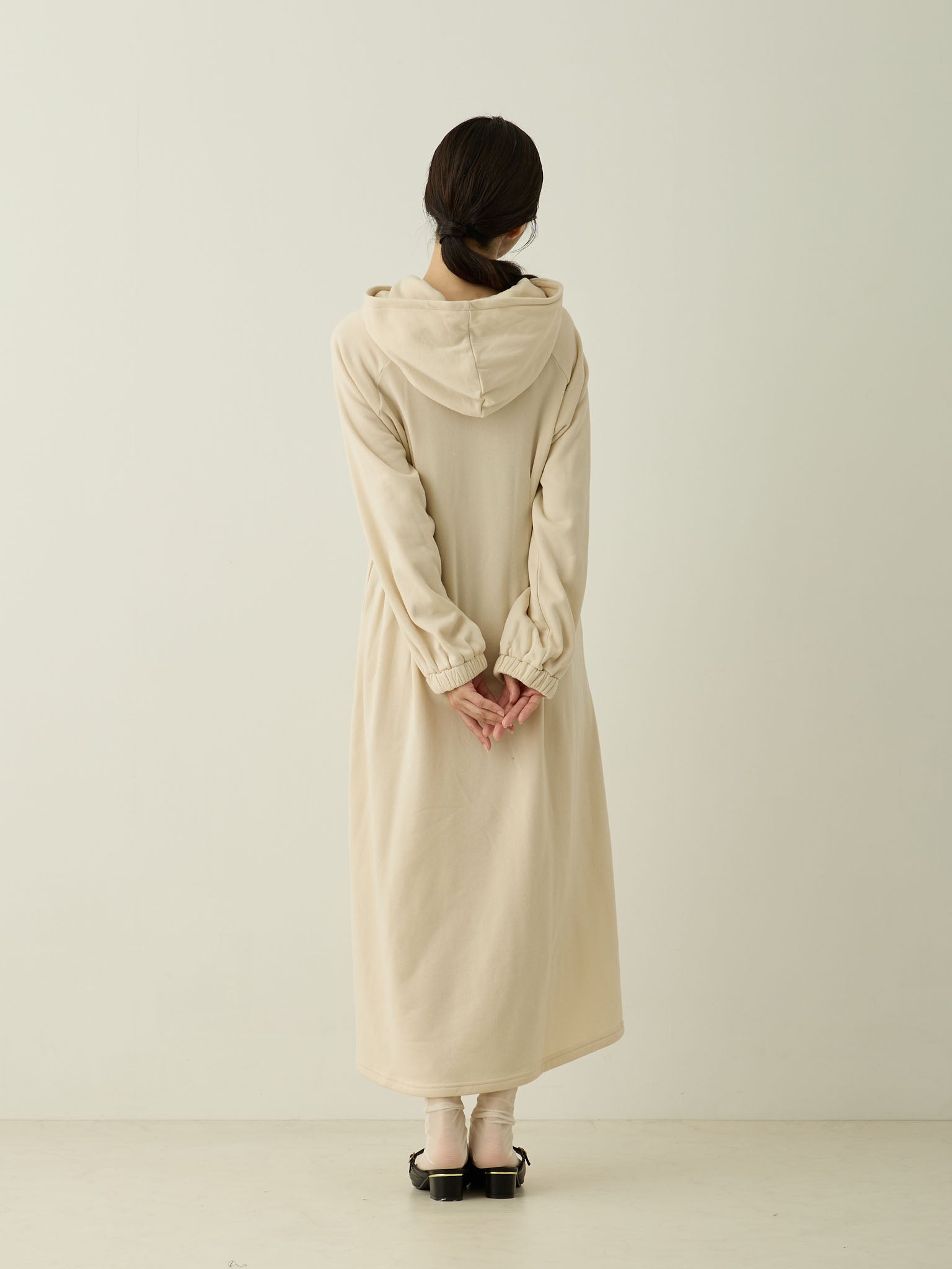 軽量裏起毛パーカーワンピース Ivory – honono for mom&baby