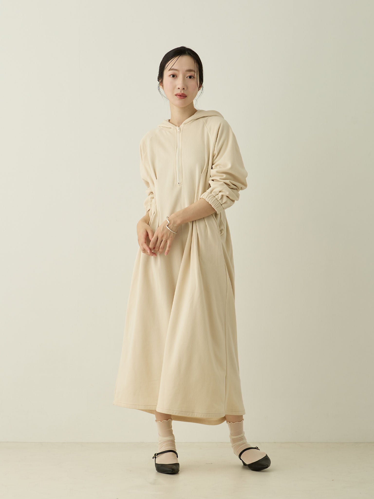 軽量裏起毛パーカーワンピース Ivory – honono for mom&baby