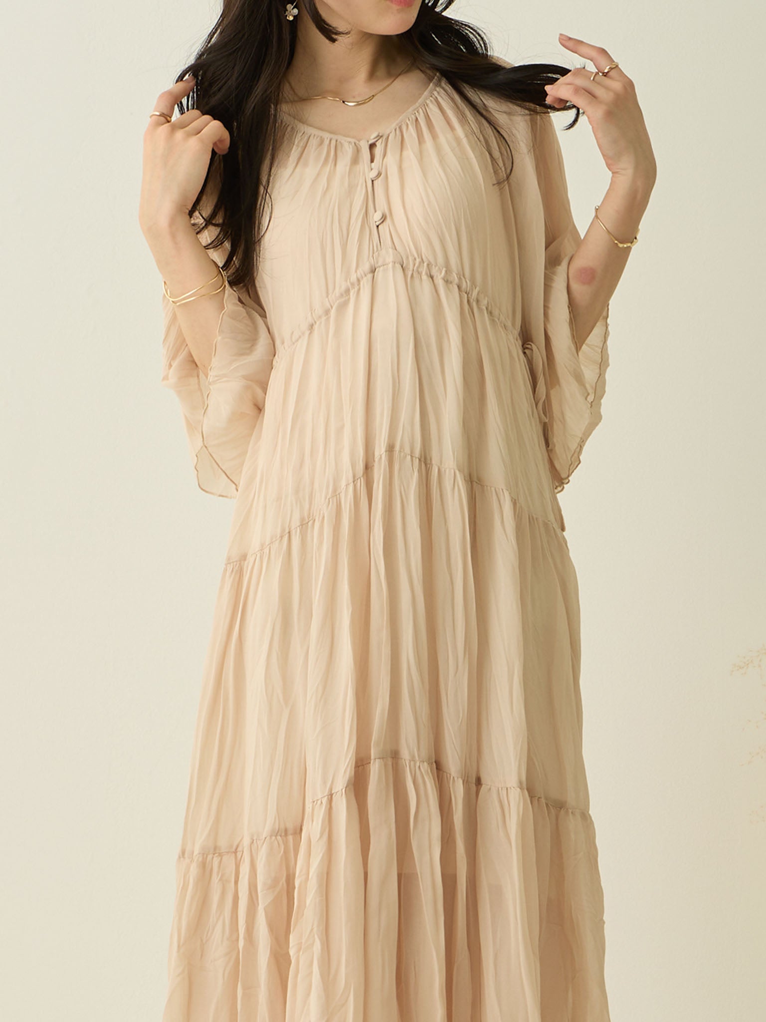 マタニティ・授乳服】シアープリーツワンピース Beige – honono