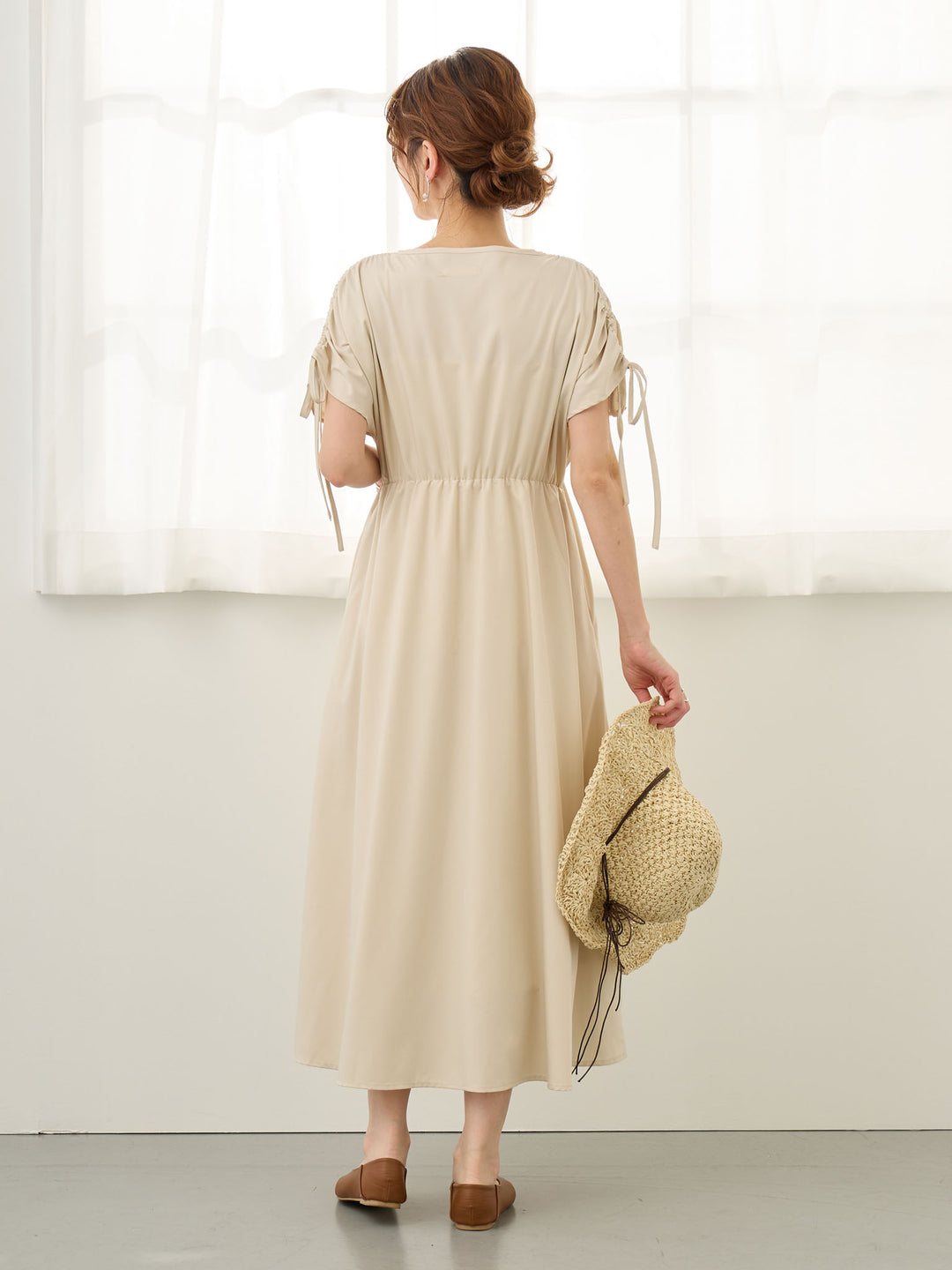 シャーリングスリーブワンピース Beige