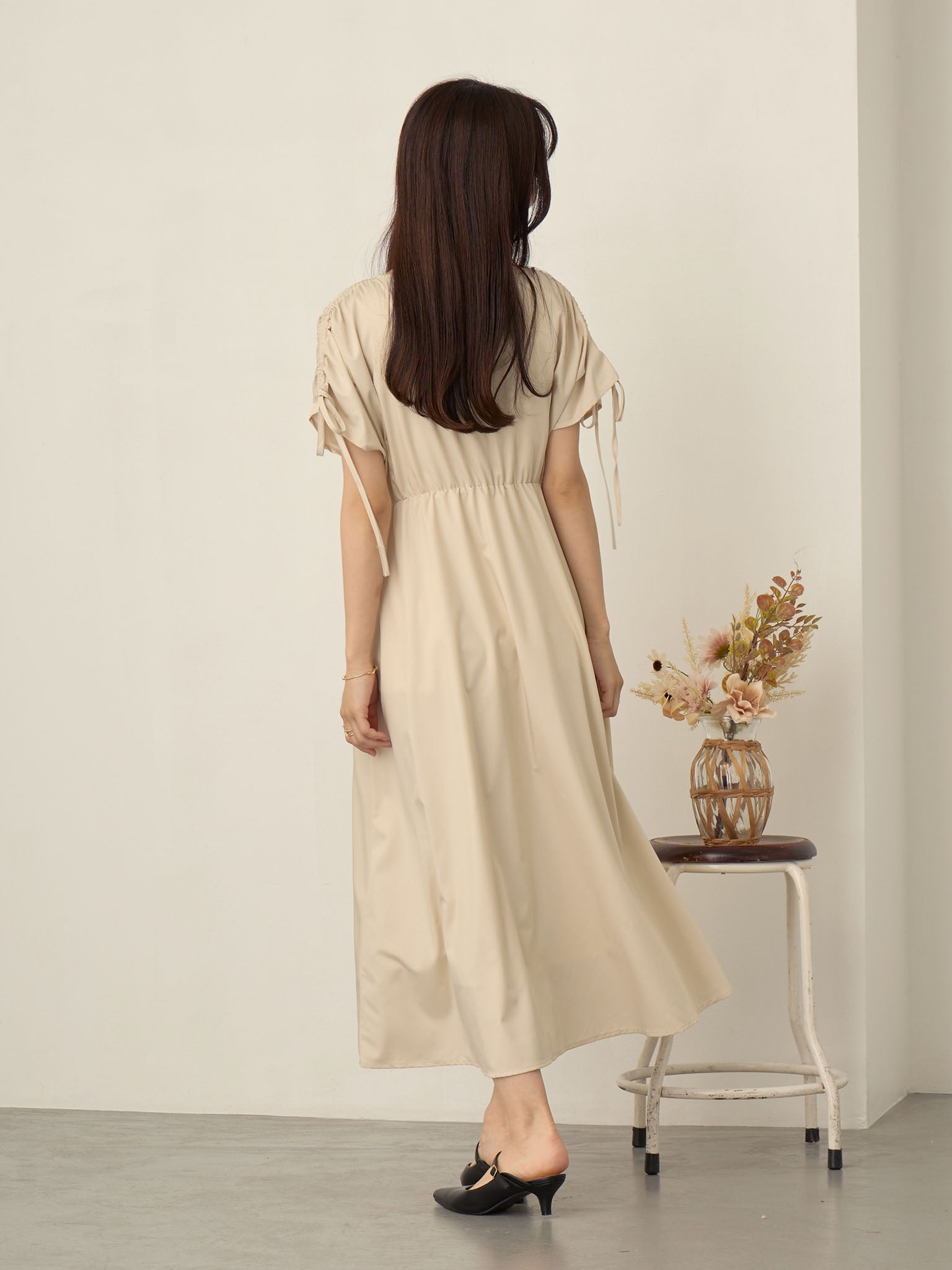 シャーリングスリーブワンピース Beige – honono for mom&baby