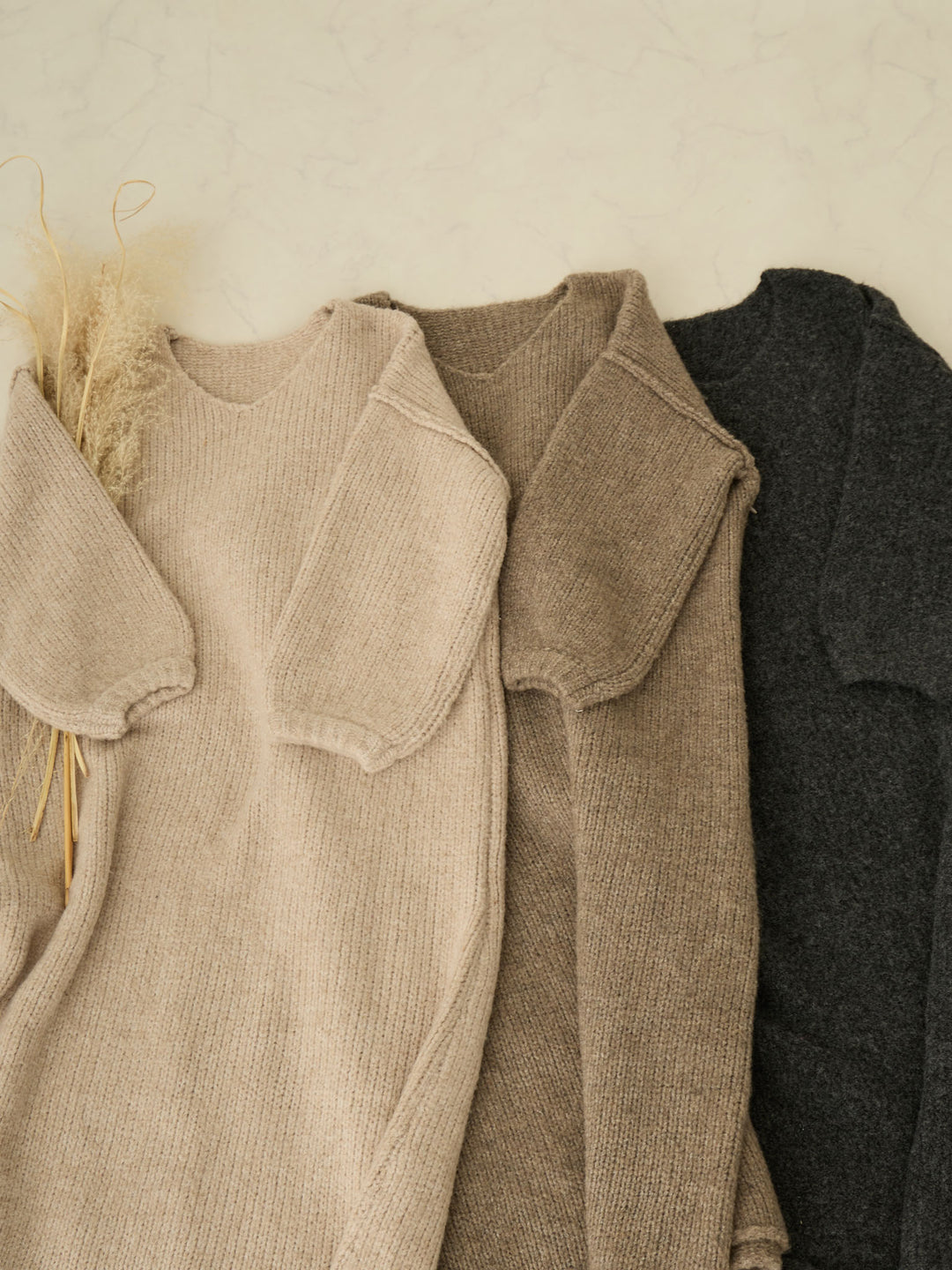 Vネックニットワンピース Charcoal