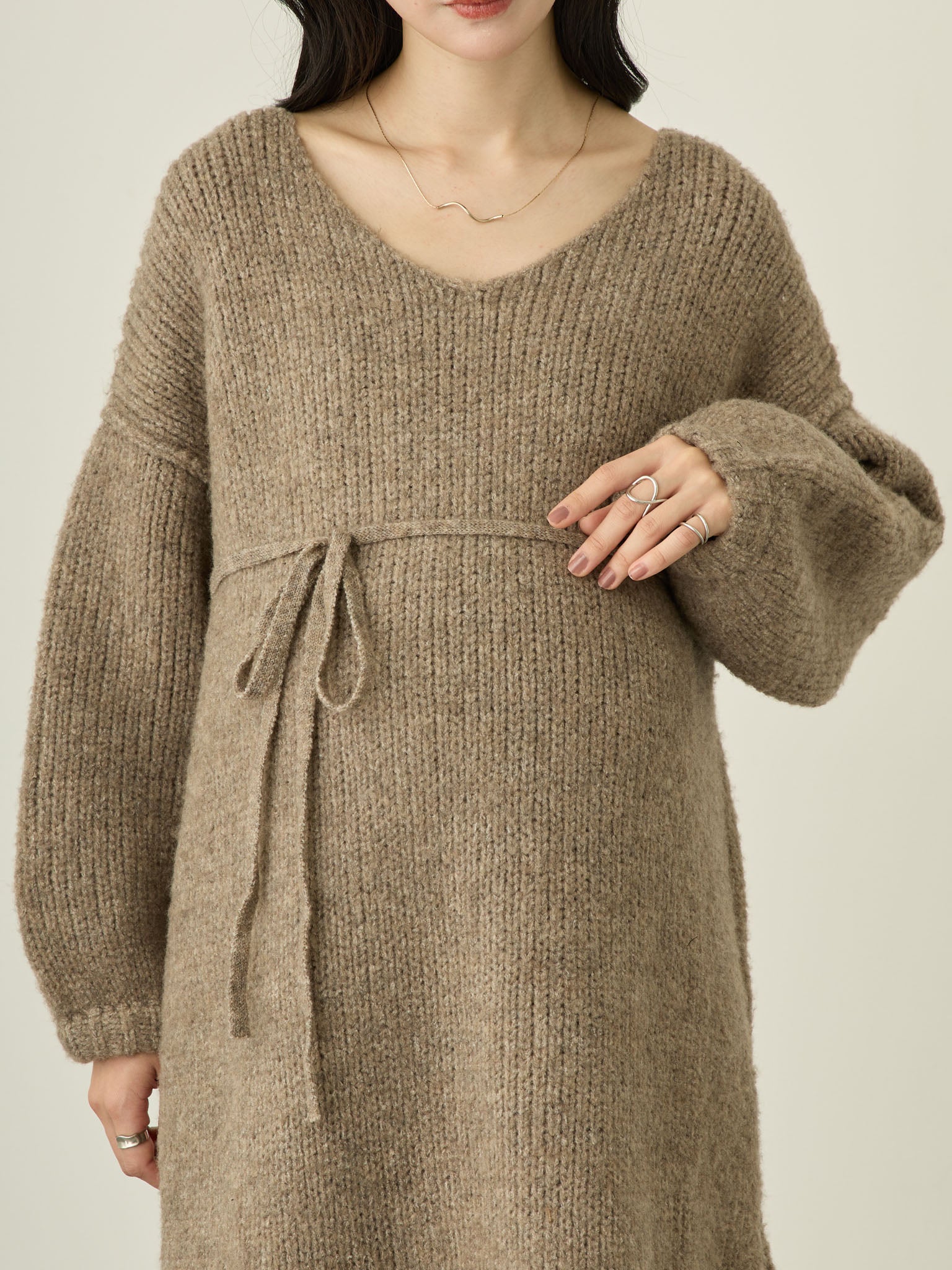 Vネックニットワンピース Charcoal – honono for mom&baby