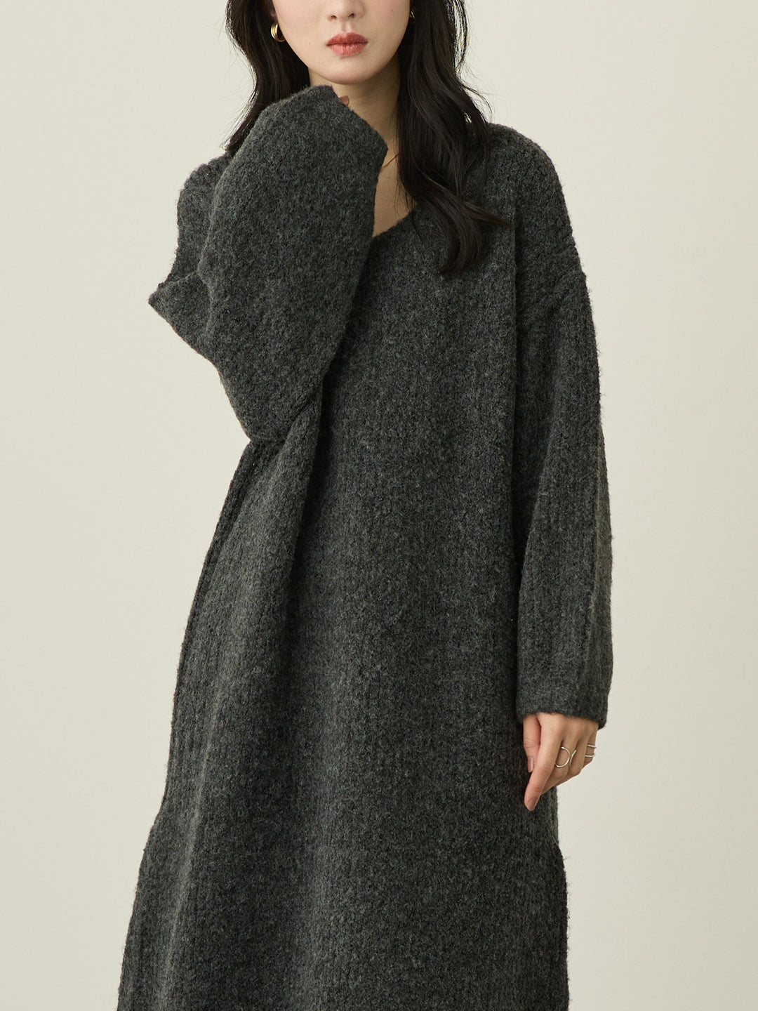 Vネックニットワンピース Charcoal