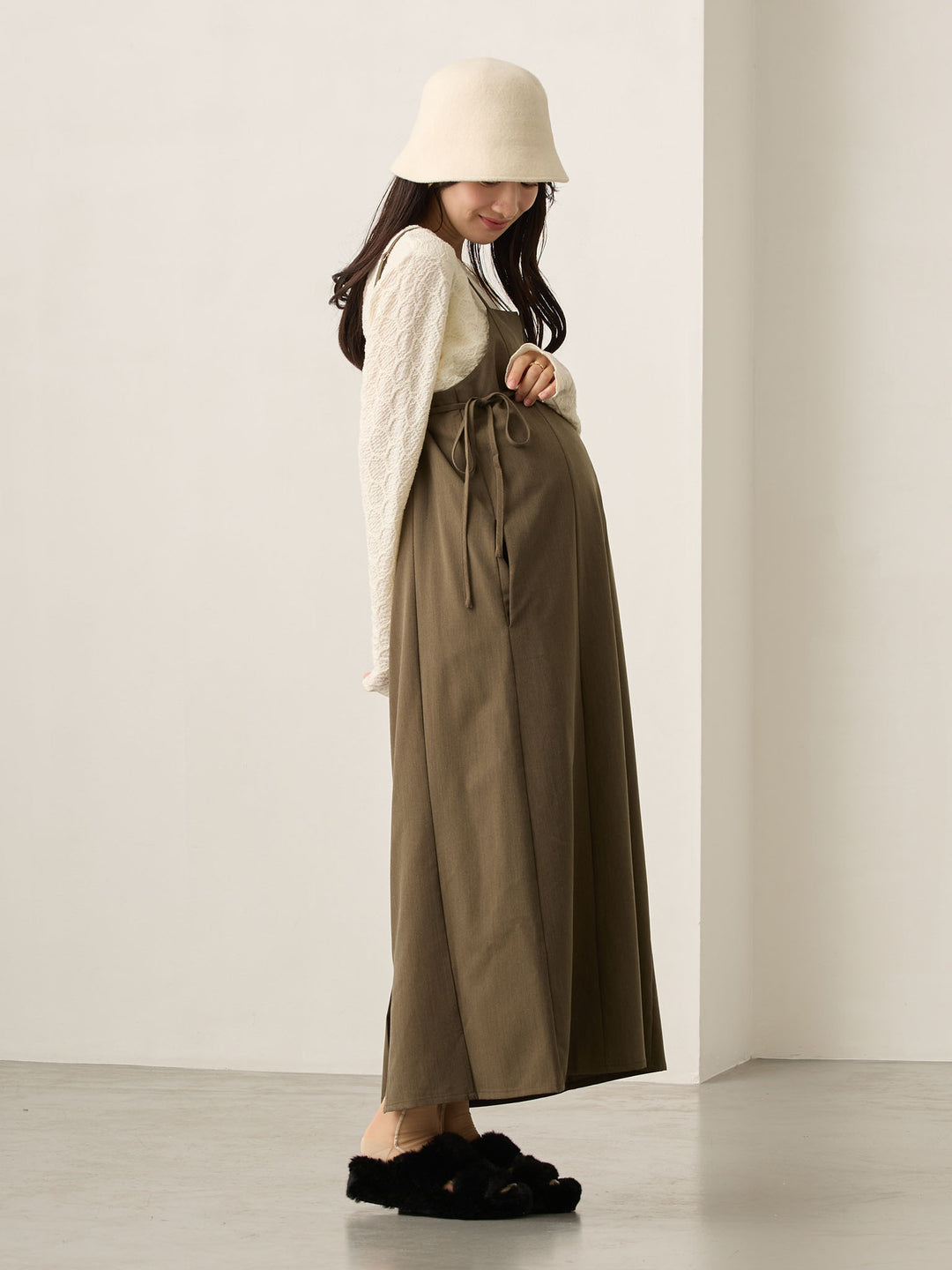 卡其色侧饰蝴蝶结吊带连衣裙