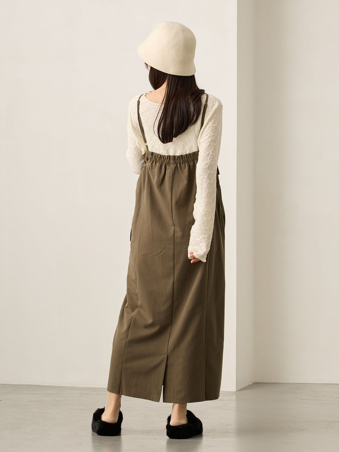 卡其色侧饰蝴蝶结吊带连衣裙