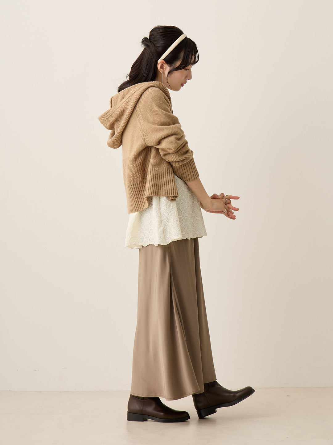 ほんのりマーメイドサテンスカート Greige