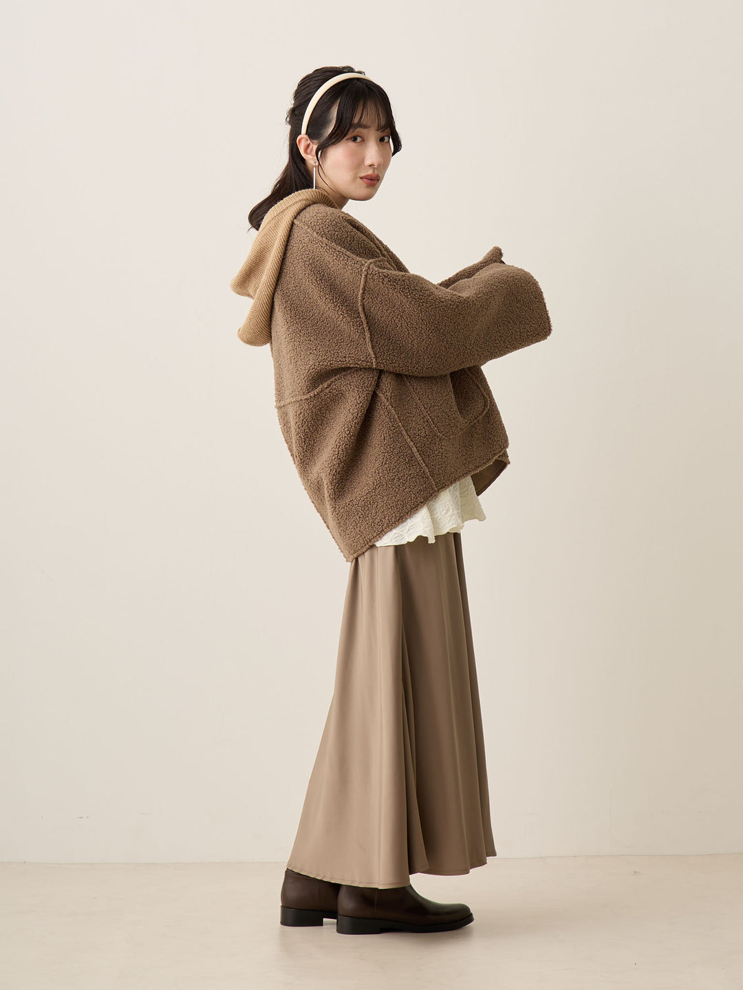 ほんのりマーメイドサテンスカート Greige