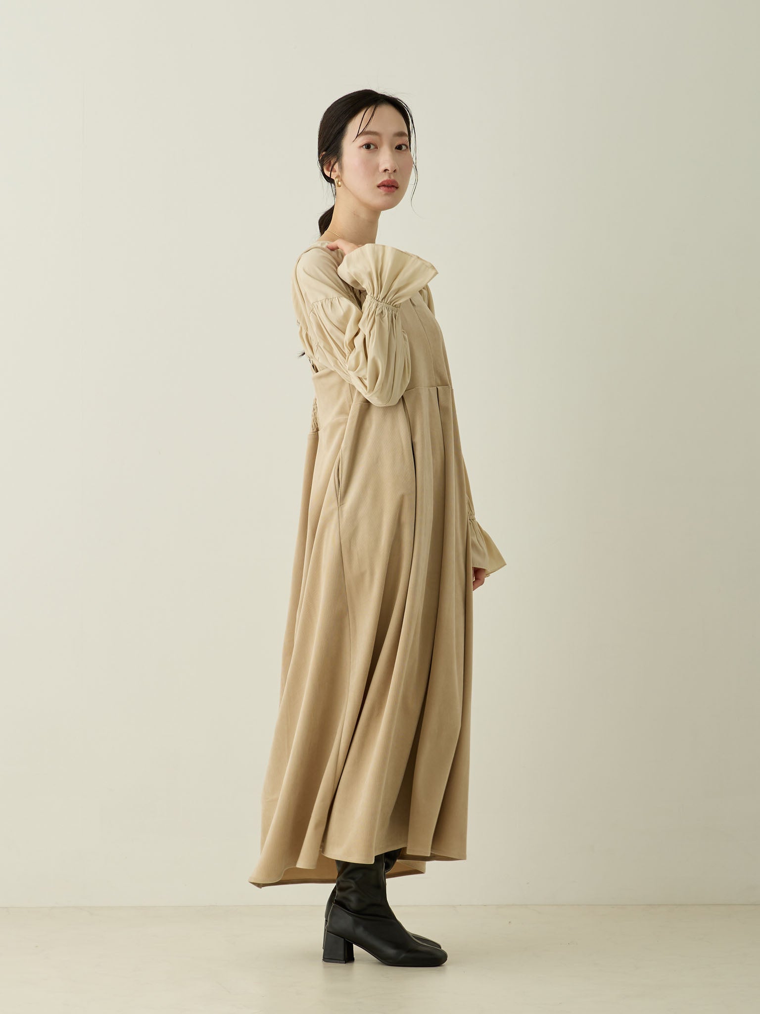 コーデュロイジャンパースカート Beige – honono for mom&baby