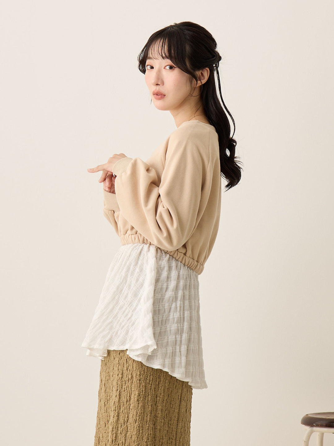 米色多层运动衫