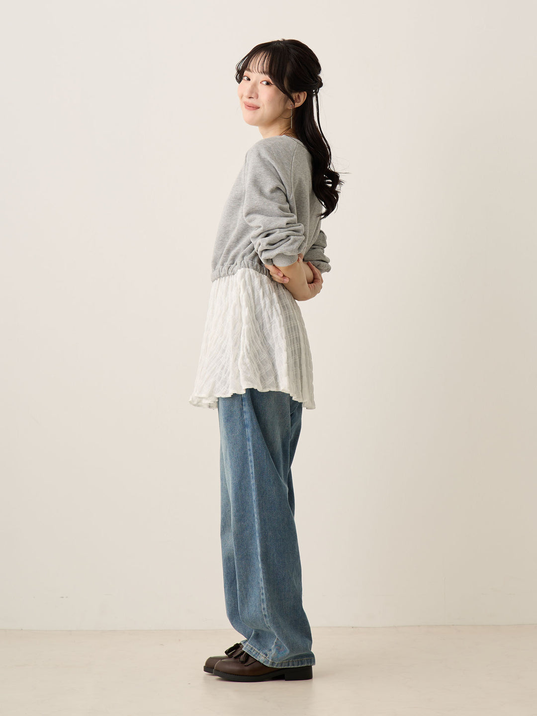 灰色多层运动衫