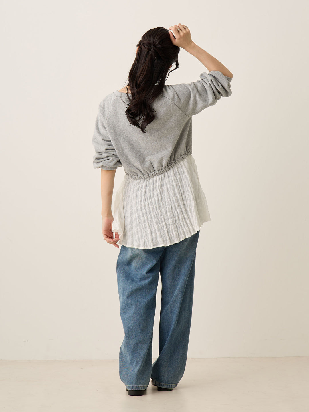 灰色多层运动衫