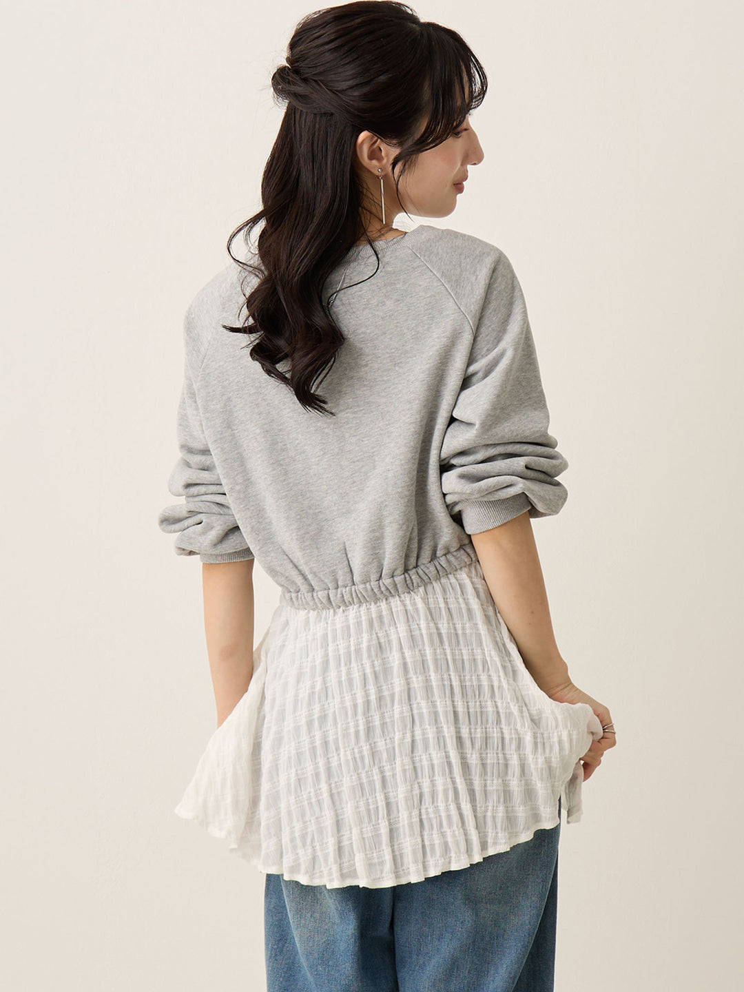 灰色多层运动衫