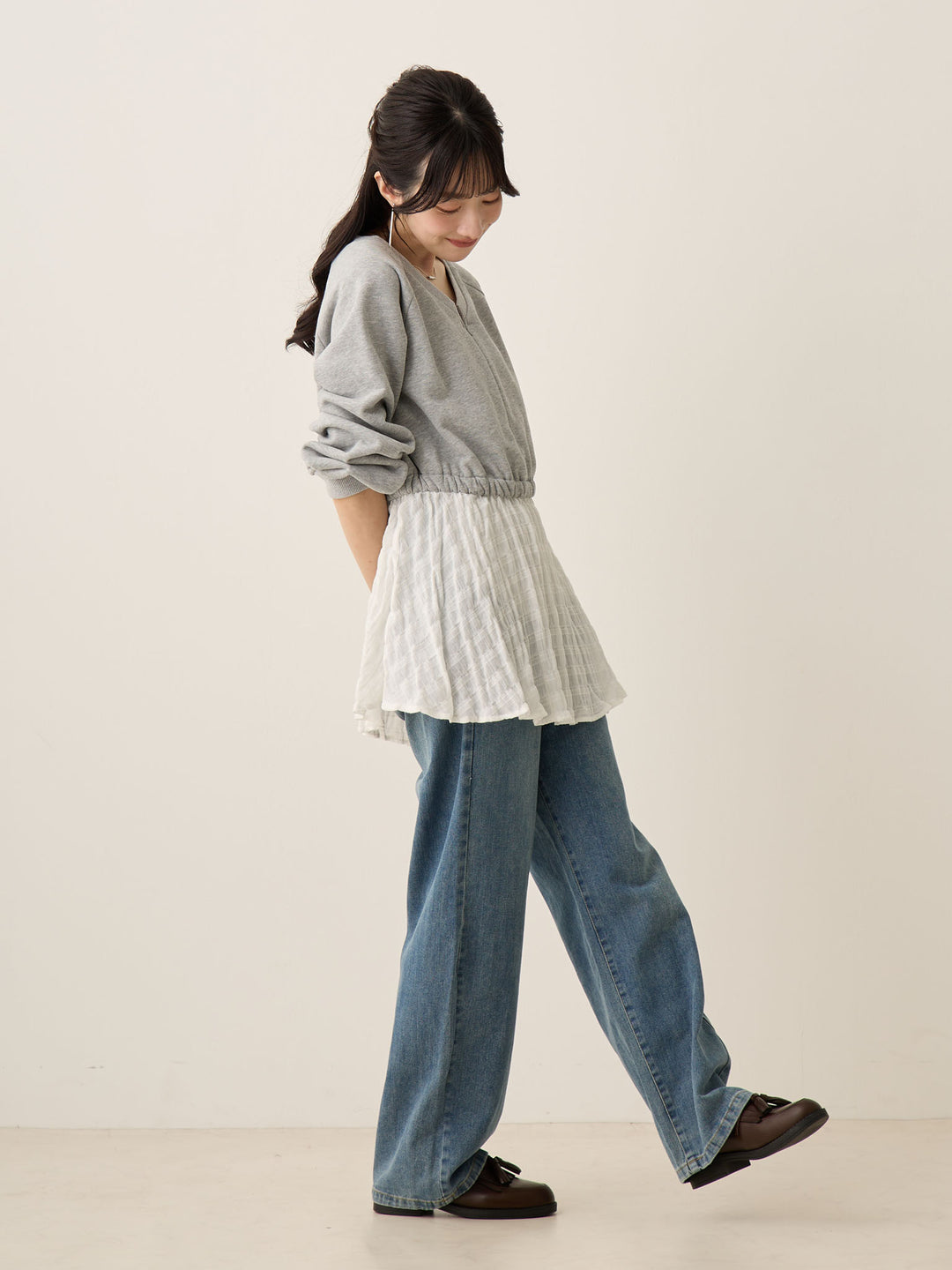 灰色多层运动衫