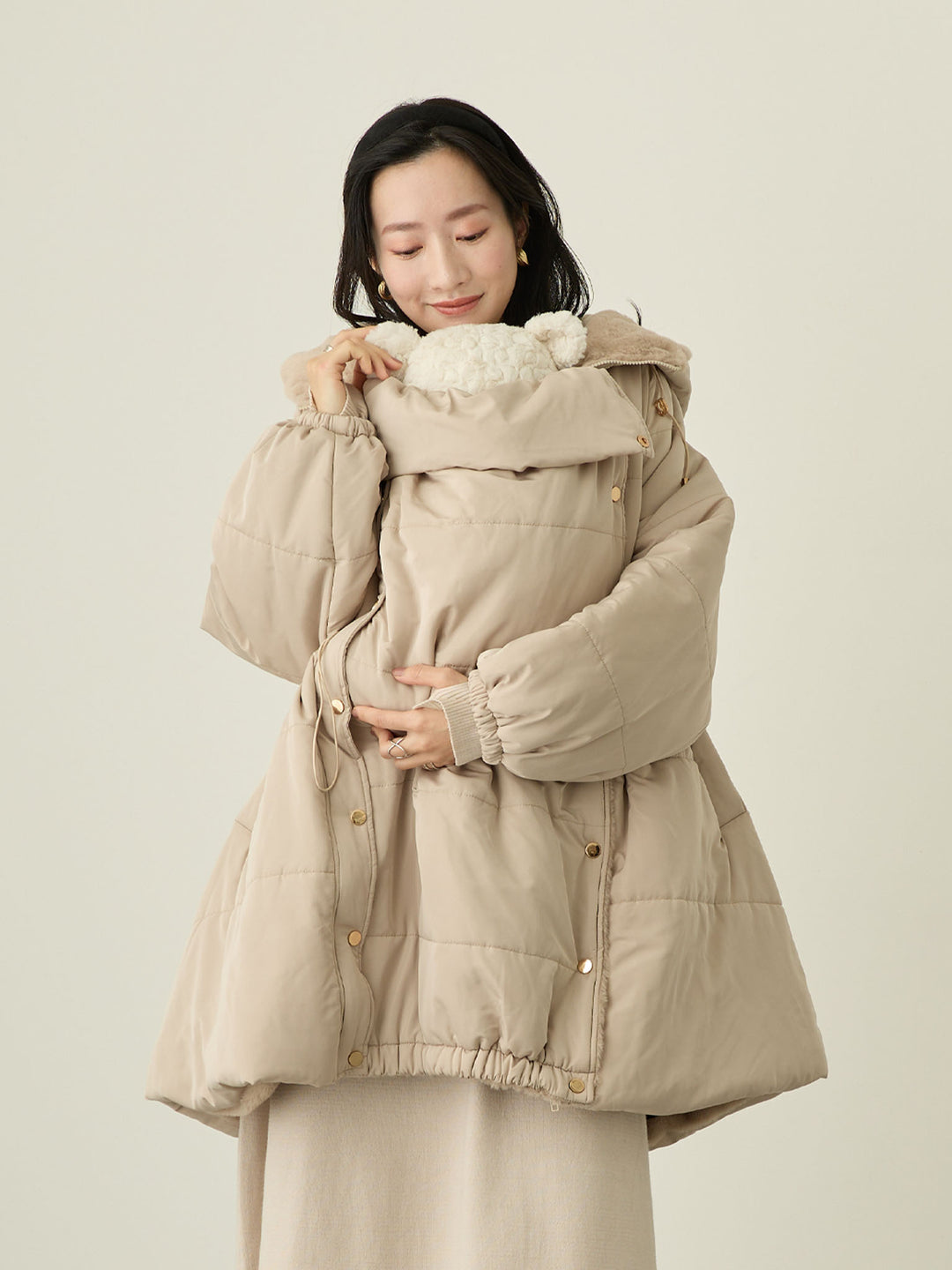 带鸭绒灰的衬垫外套