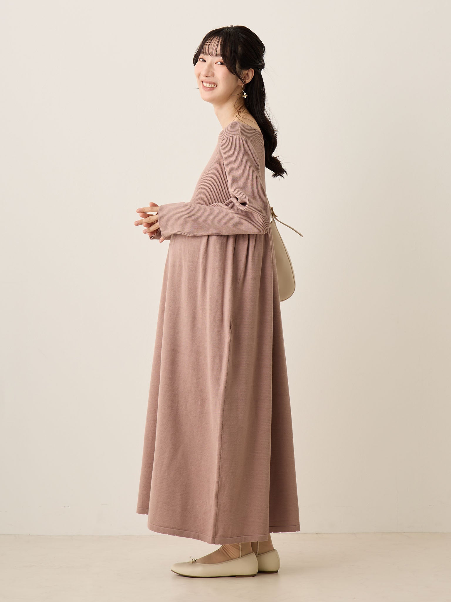 Rene basic ルネベーシック フレア ロングワンピース ピンクベージュ Rene basic ルネベーシック フレア ロングワンピース ピンクベージュ